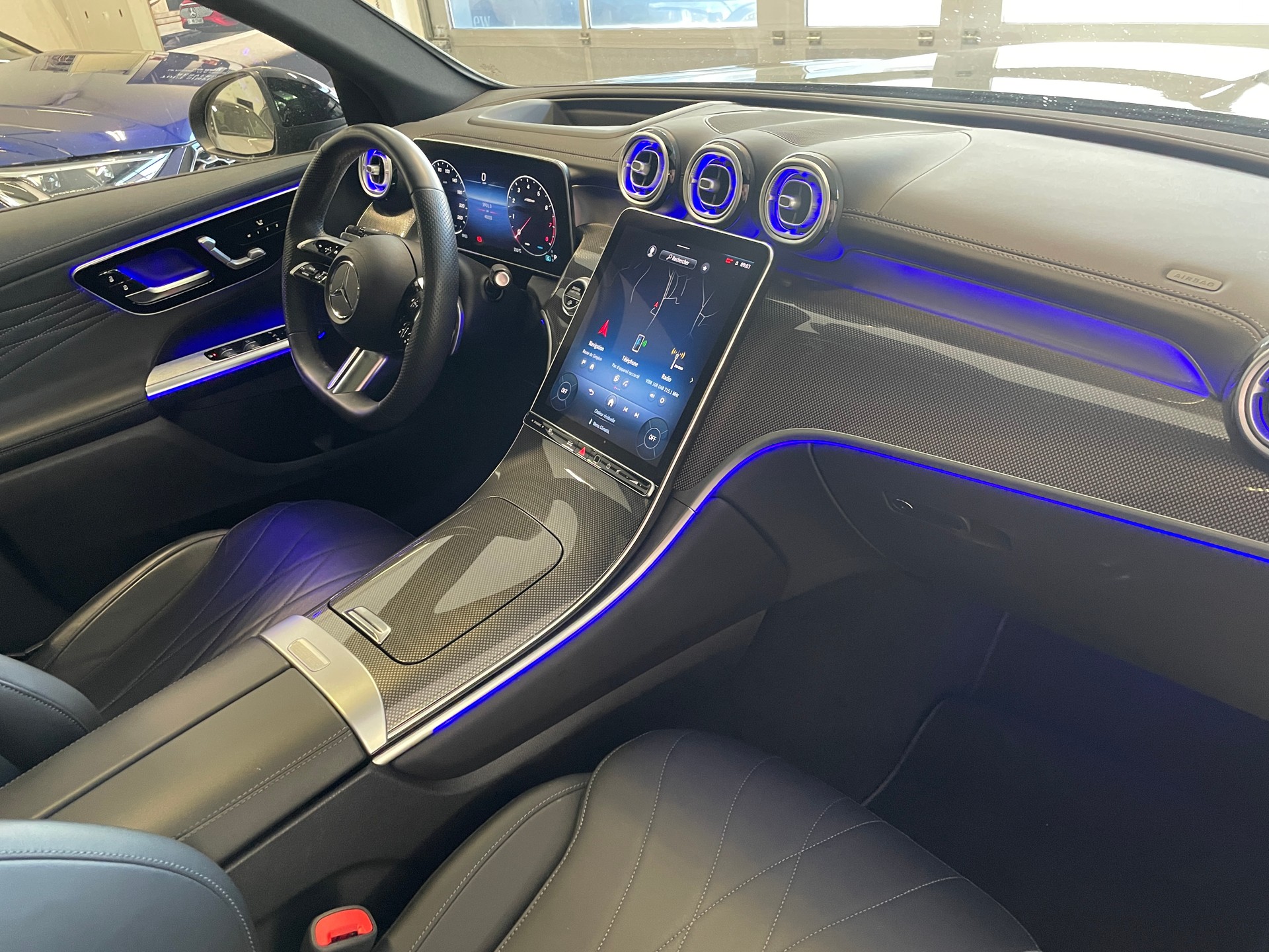 MERCEDES-BENZ GLC 300 4Matic AMG Line 9G-Tronic-image-26