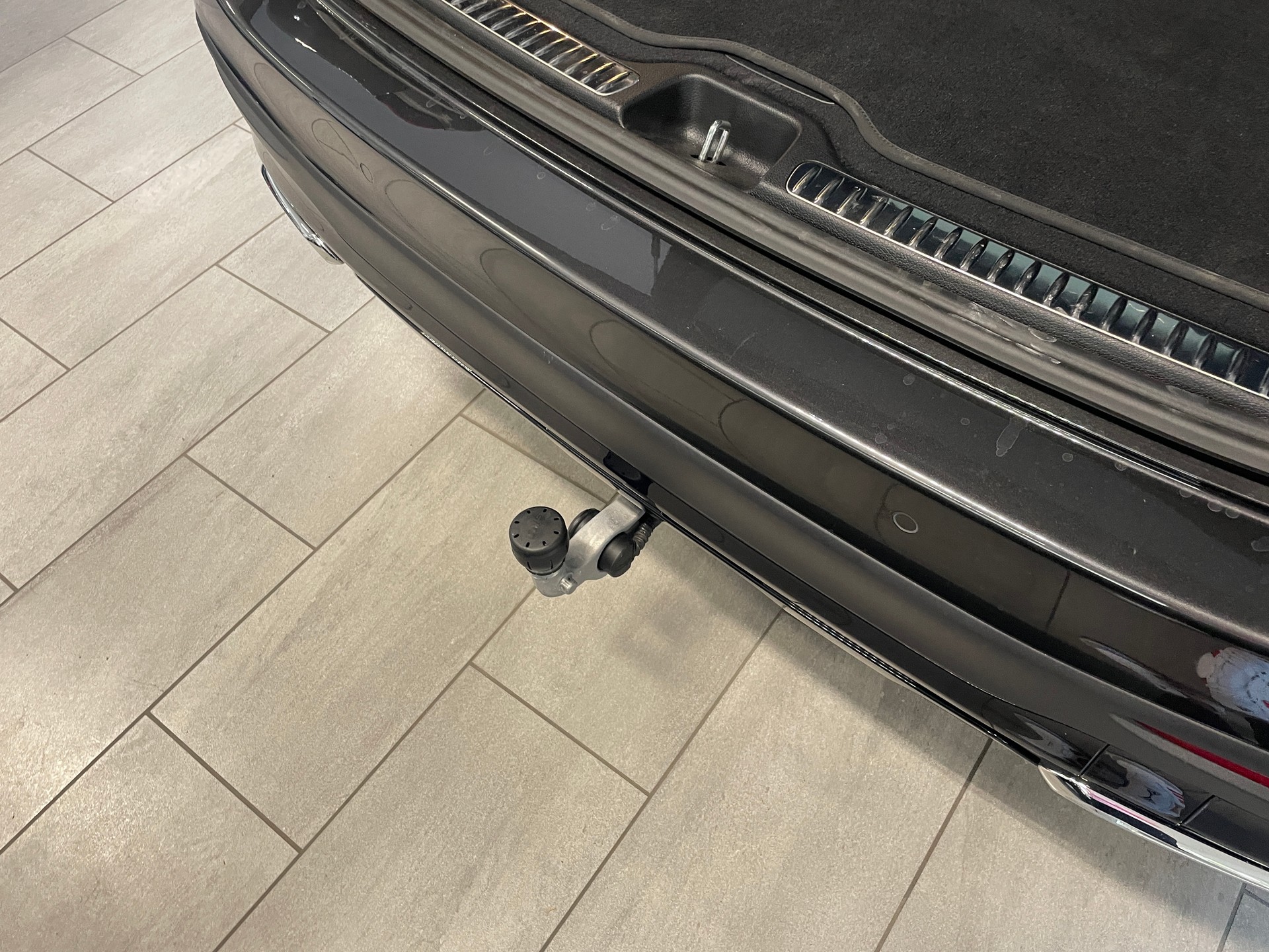 MERCEDES-BENZ GLC 300 4Matic AMG Line 9G-Tronic-image-7