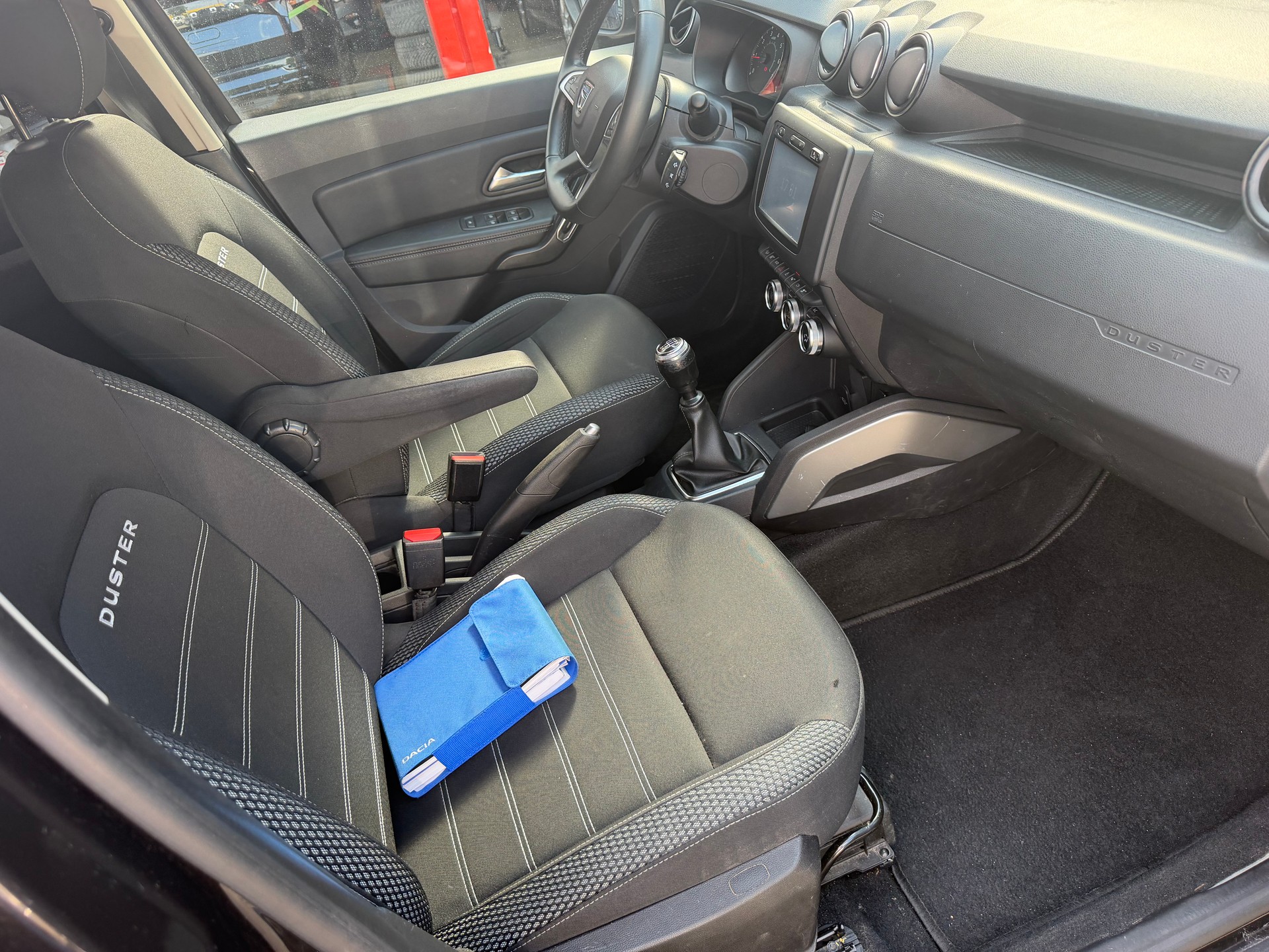 DACIA Duster TCe 125 Essential 4x4-image-10