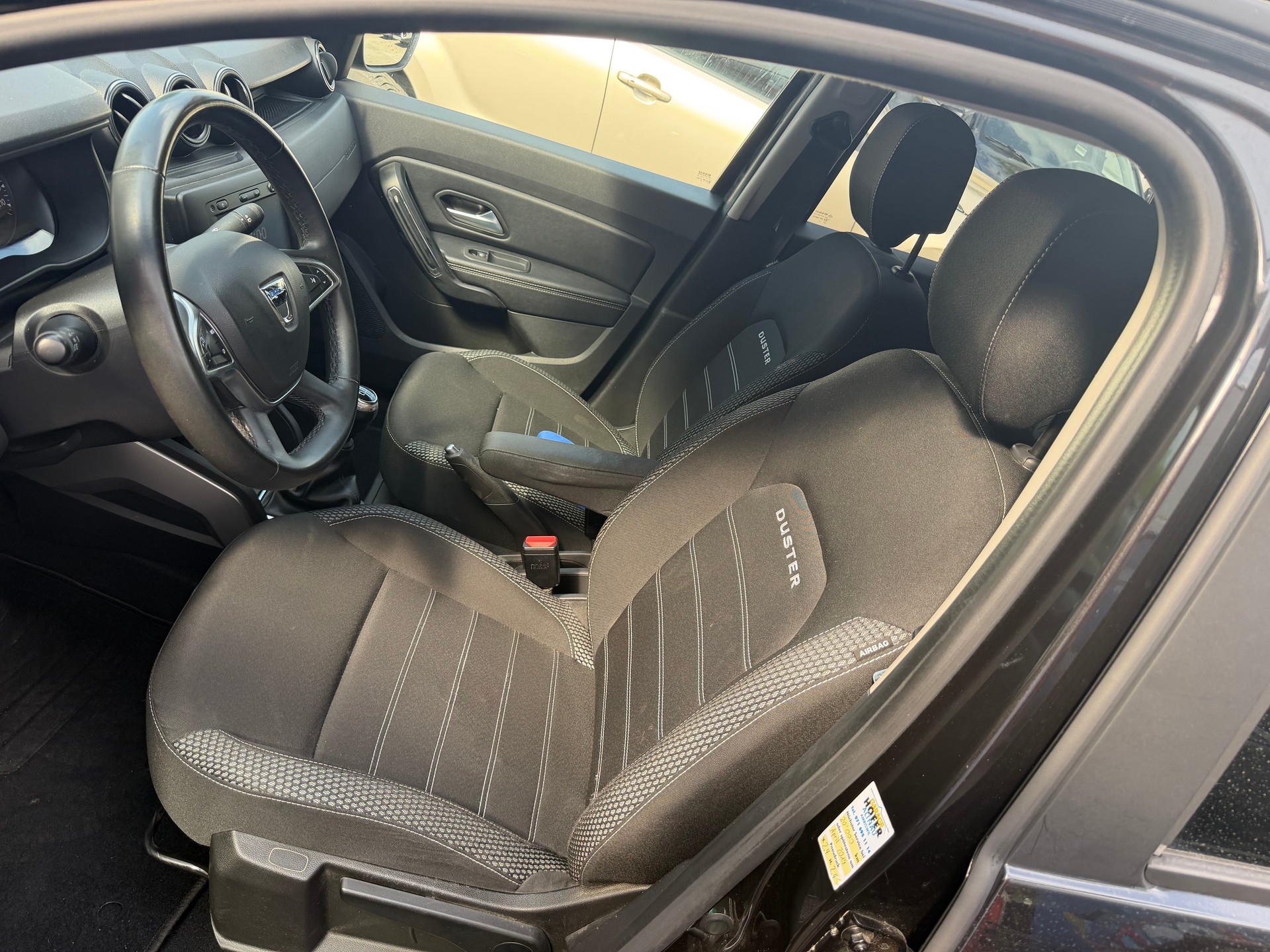 DACIA Duster TCe 125 Essential 4x4-image-6