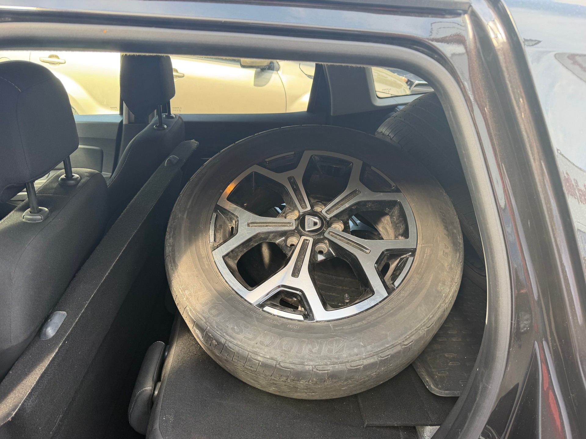 DACIA Duster TCe 125 Essential 4x4-image-8