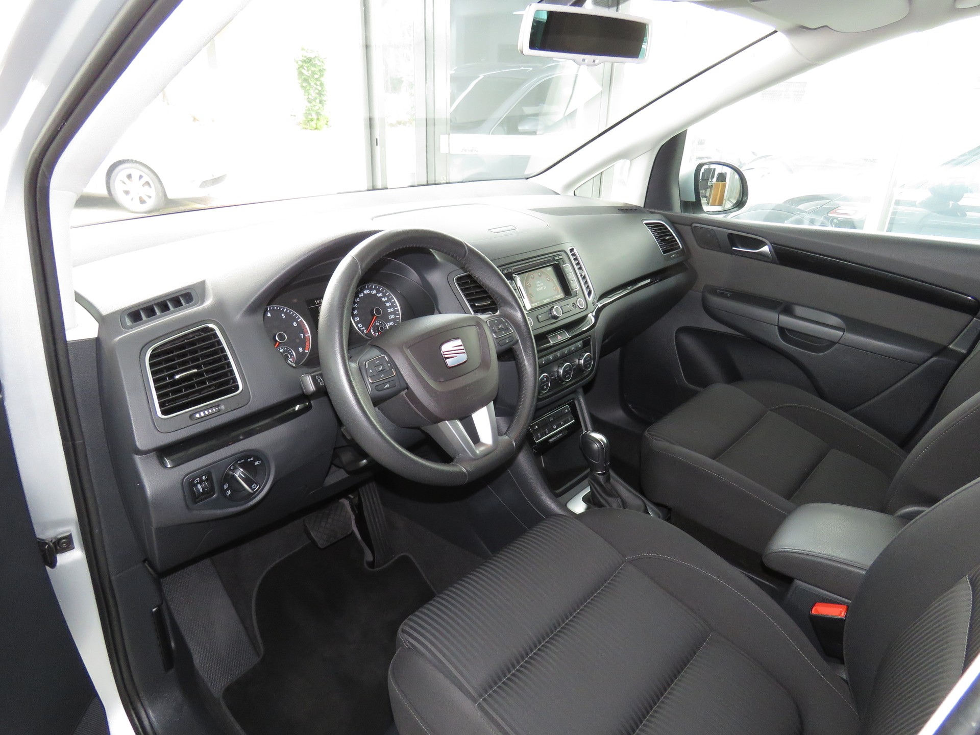 SEAT Alhambra 1.4 TSI Style Viva Eco DSG (7-Plätzer, Automat)-image-6