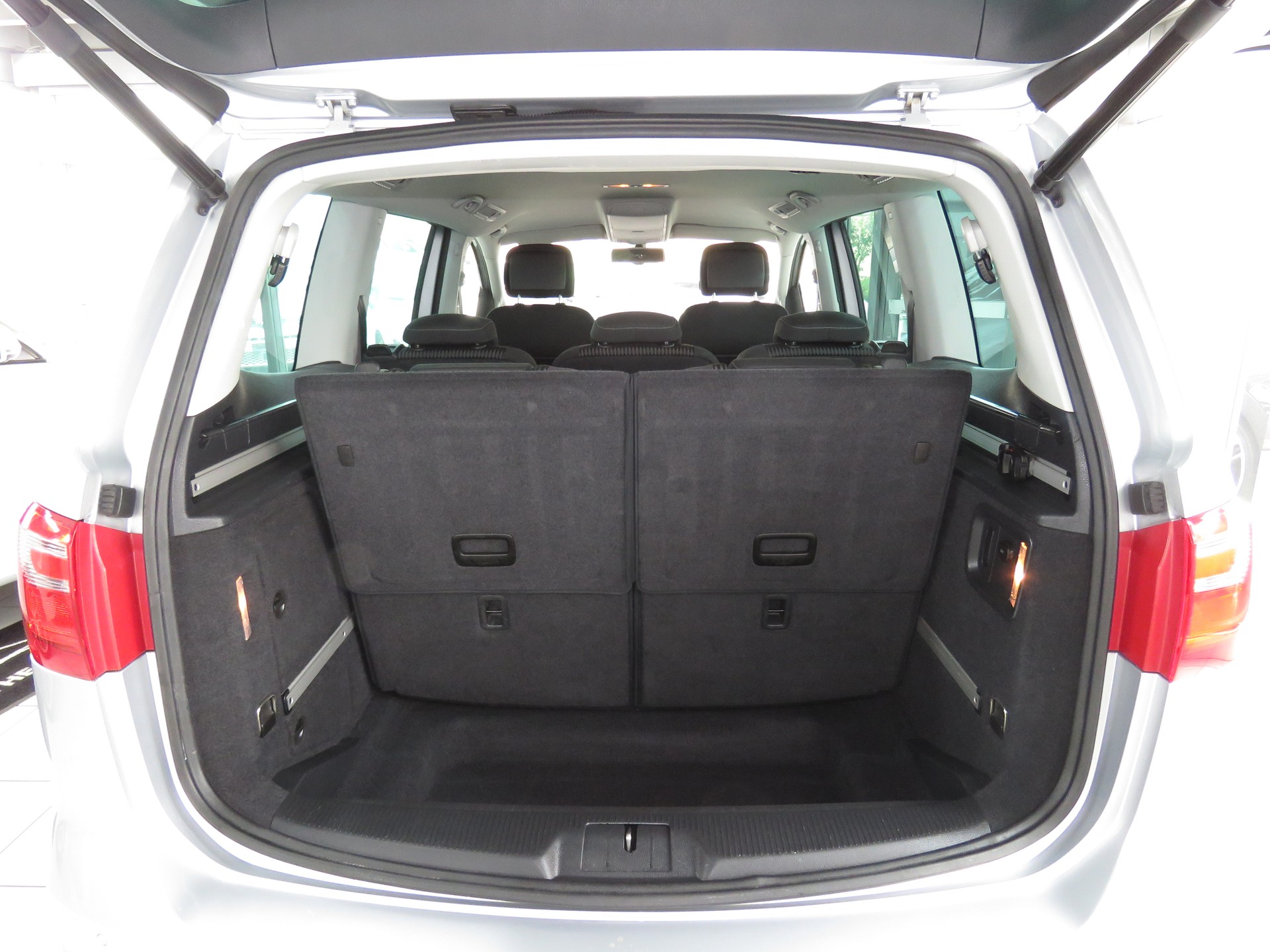 SEAT Alhambra 1.4 TSI Style Viva Eco DSG (7-Plätzer, Automat)-image-10