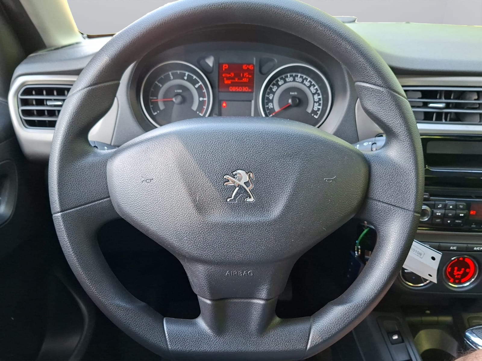 PEUGEOT 301-image-13