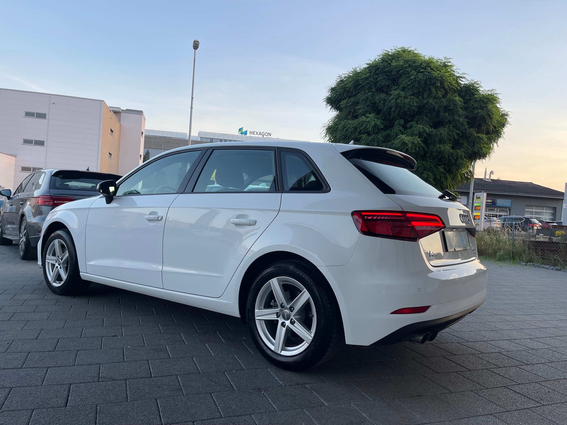 AUDI A3 Sportback 1.4 TFSI Design S-tronic-image-6