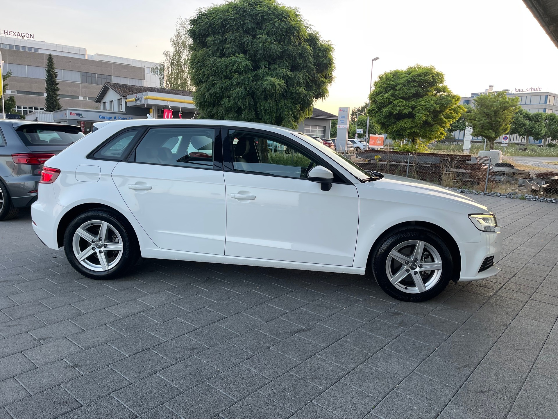AUDI A3 Sportback 1.4 TFSI Design S-tronic-image-9