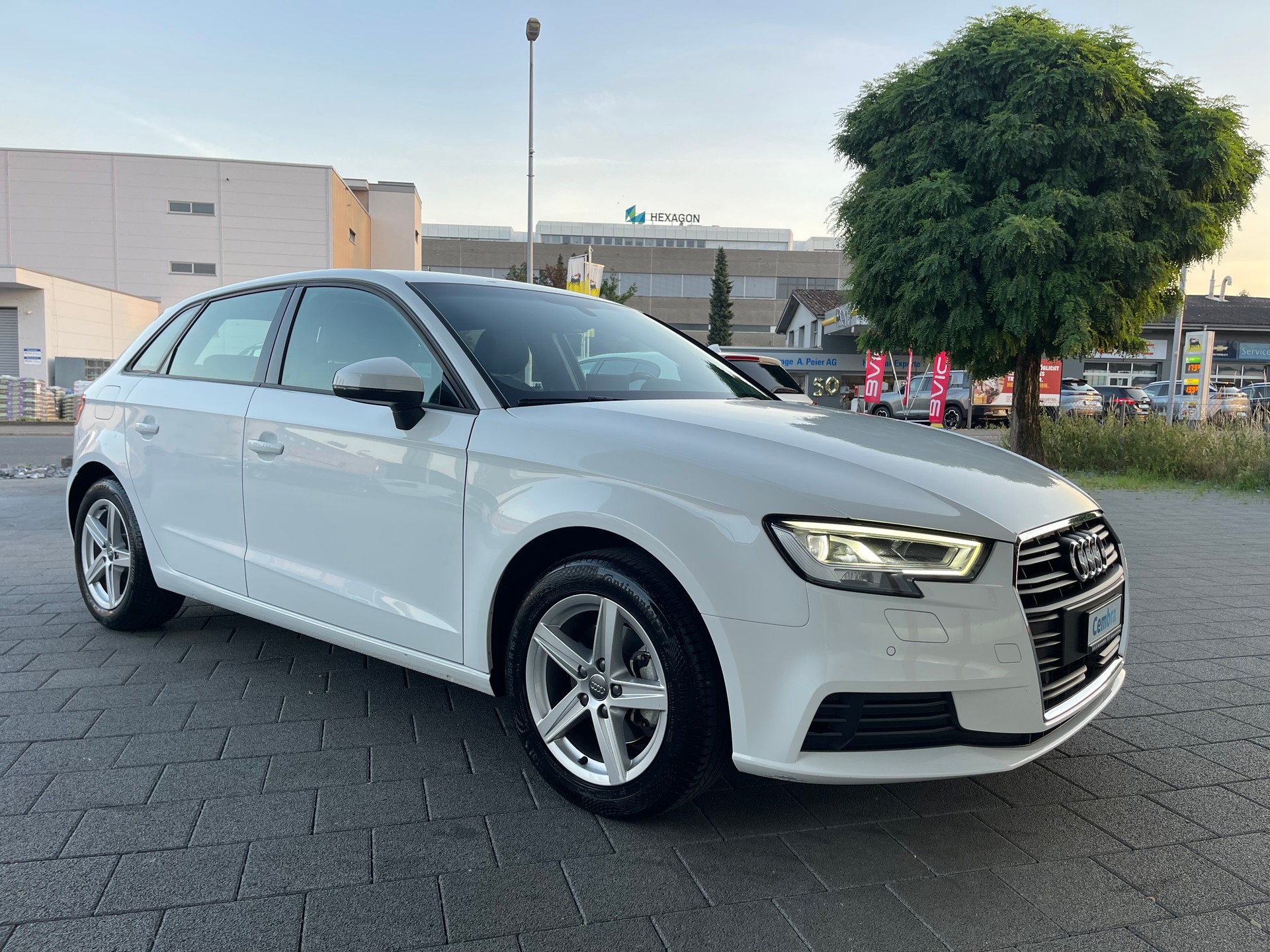 AUDI A3 Sportback 1.4 TFSI Design S-tronic-image-2