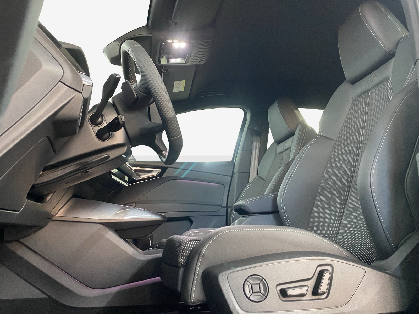 AUDI Q4 e-tron 45 Attraction quattro-image-7