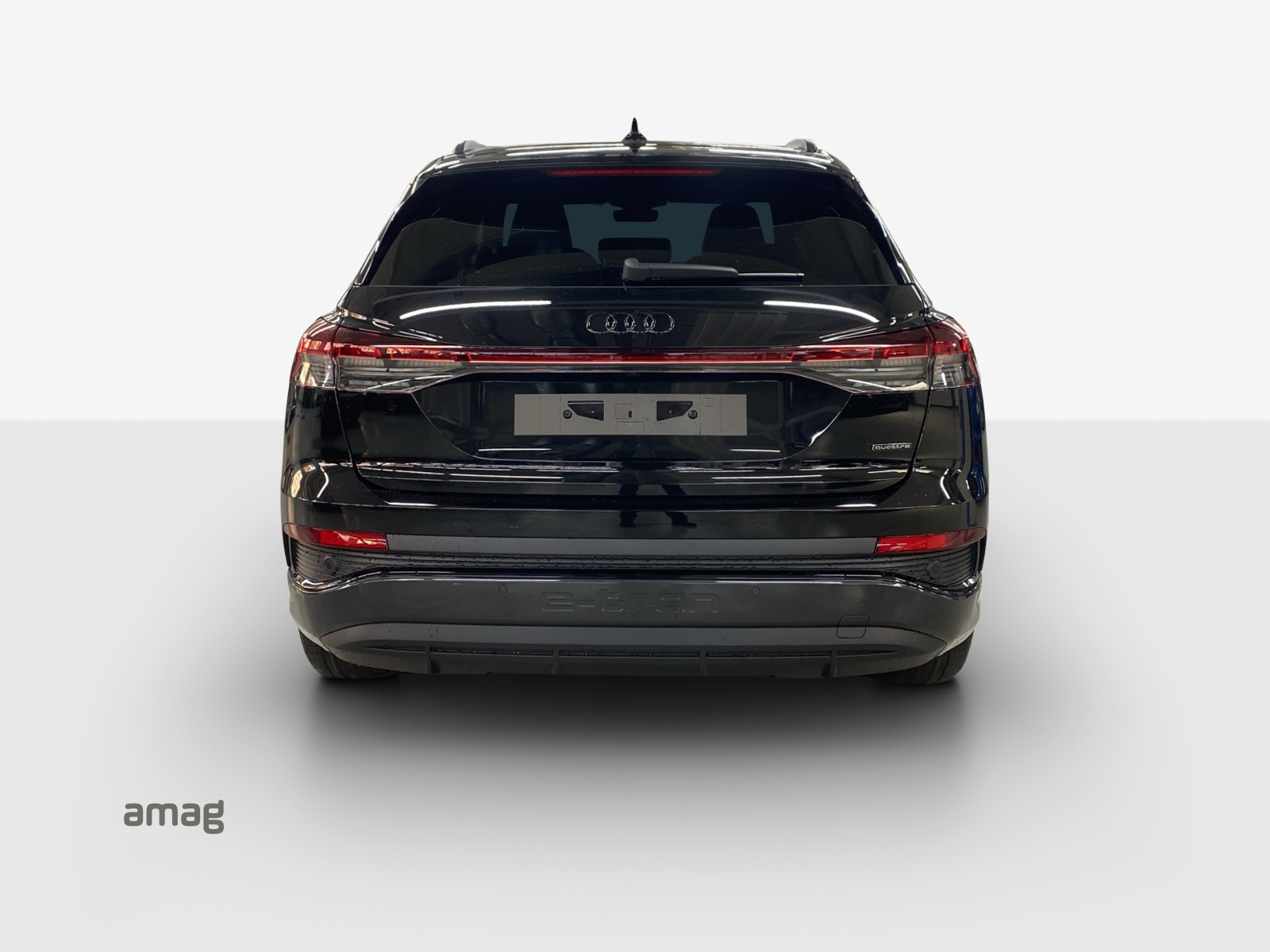 AUDI Q4 e-tron 45 Attraction quattro-showroom-element-3
