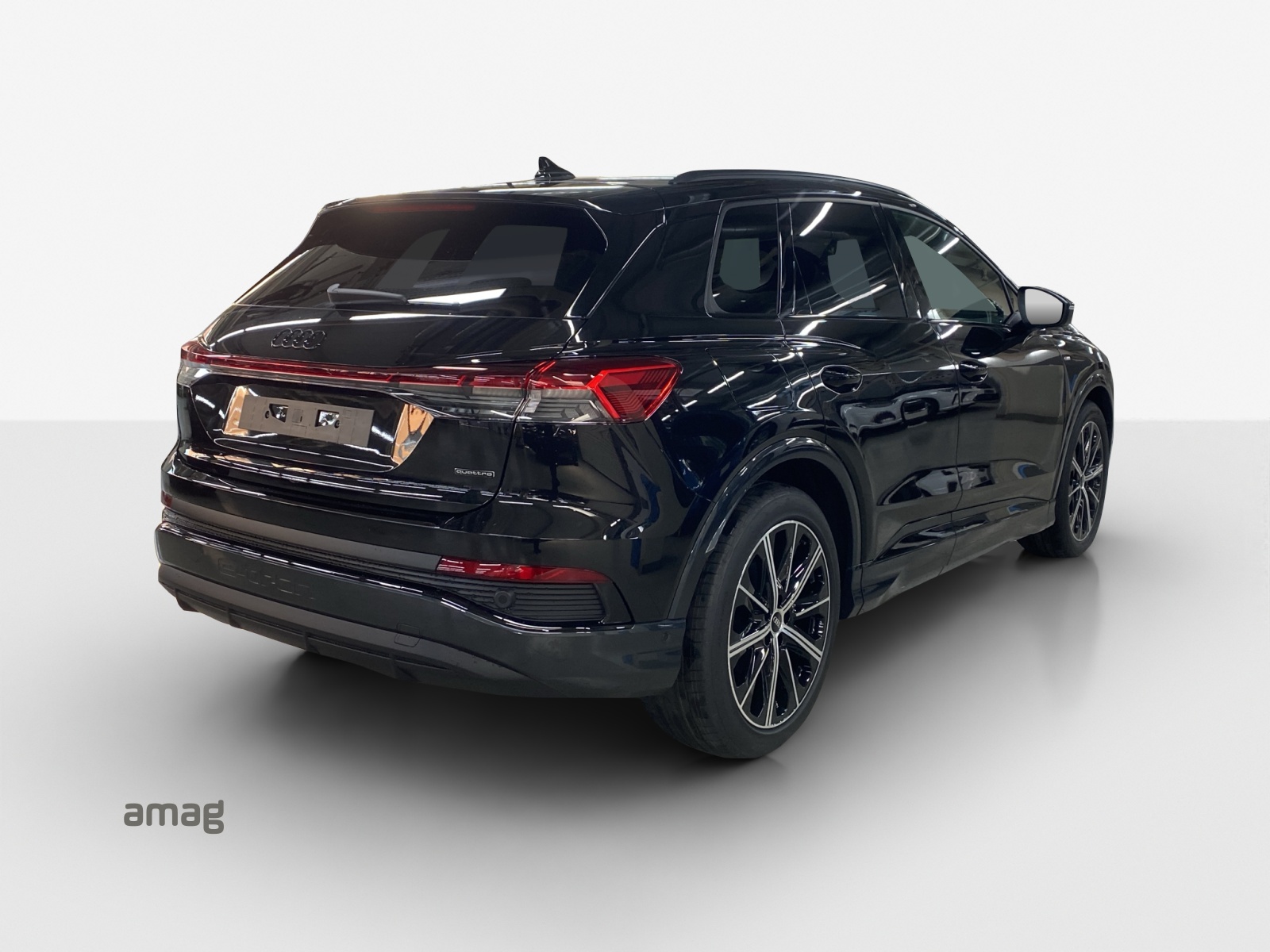 AUDI Q4 e-tron 45 Attraction quattro-image-4