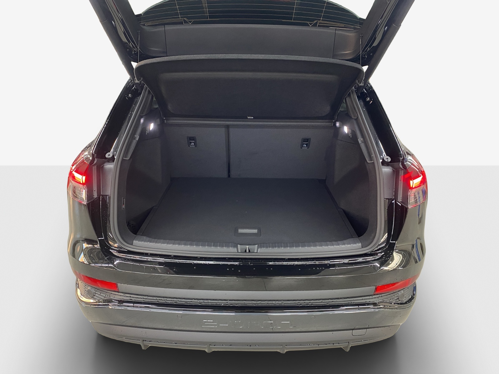 AUDI Q4 e-tron 45 Attraction quattro-image-12