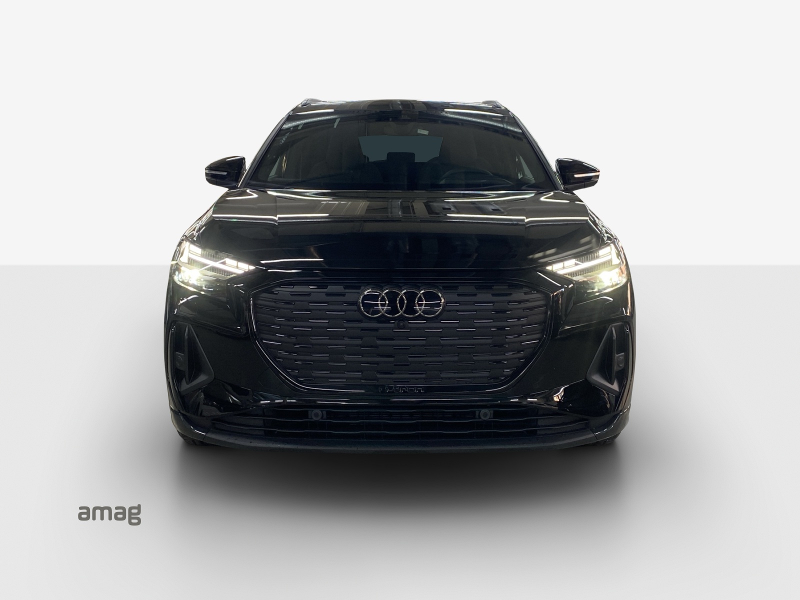 AUDI Q4 e-tron 45 Attraction quattro-image-6