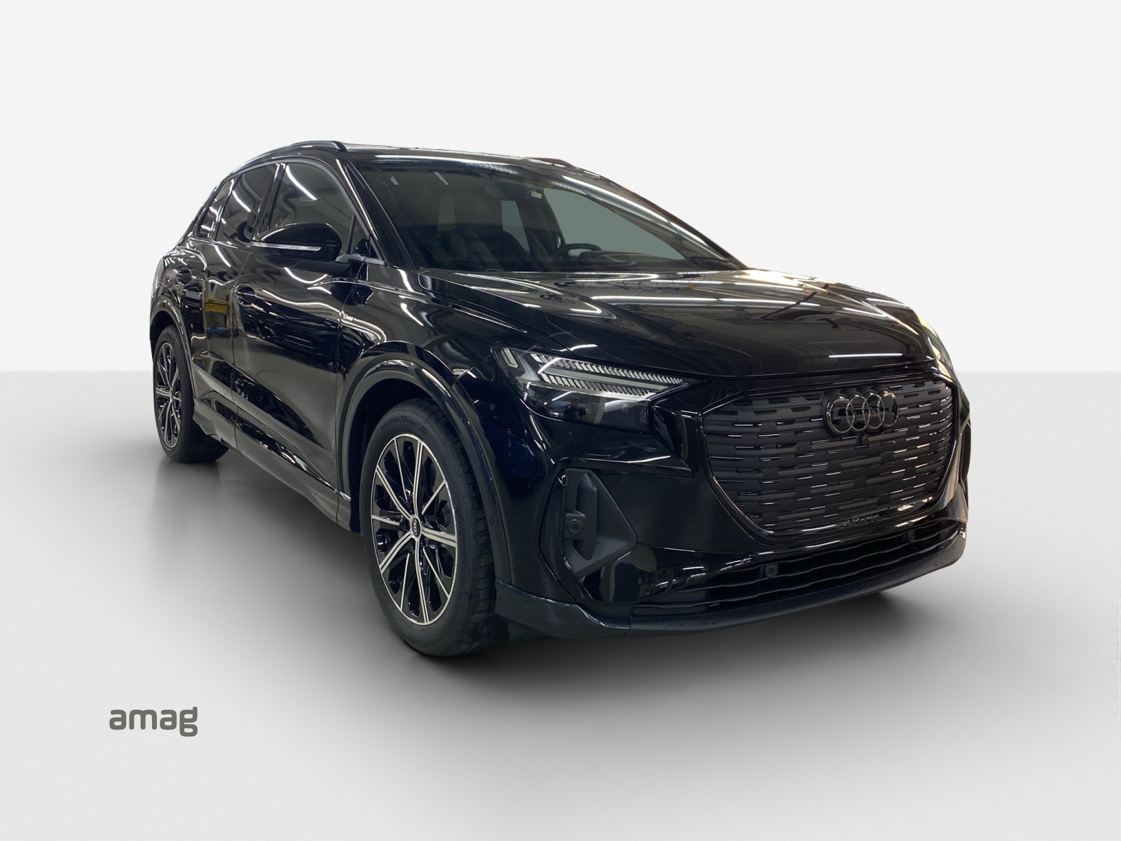 AUDI Q4 e-tron 45 Attraction quattro-image-5