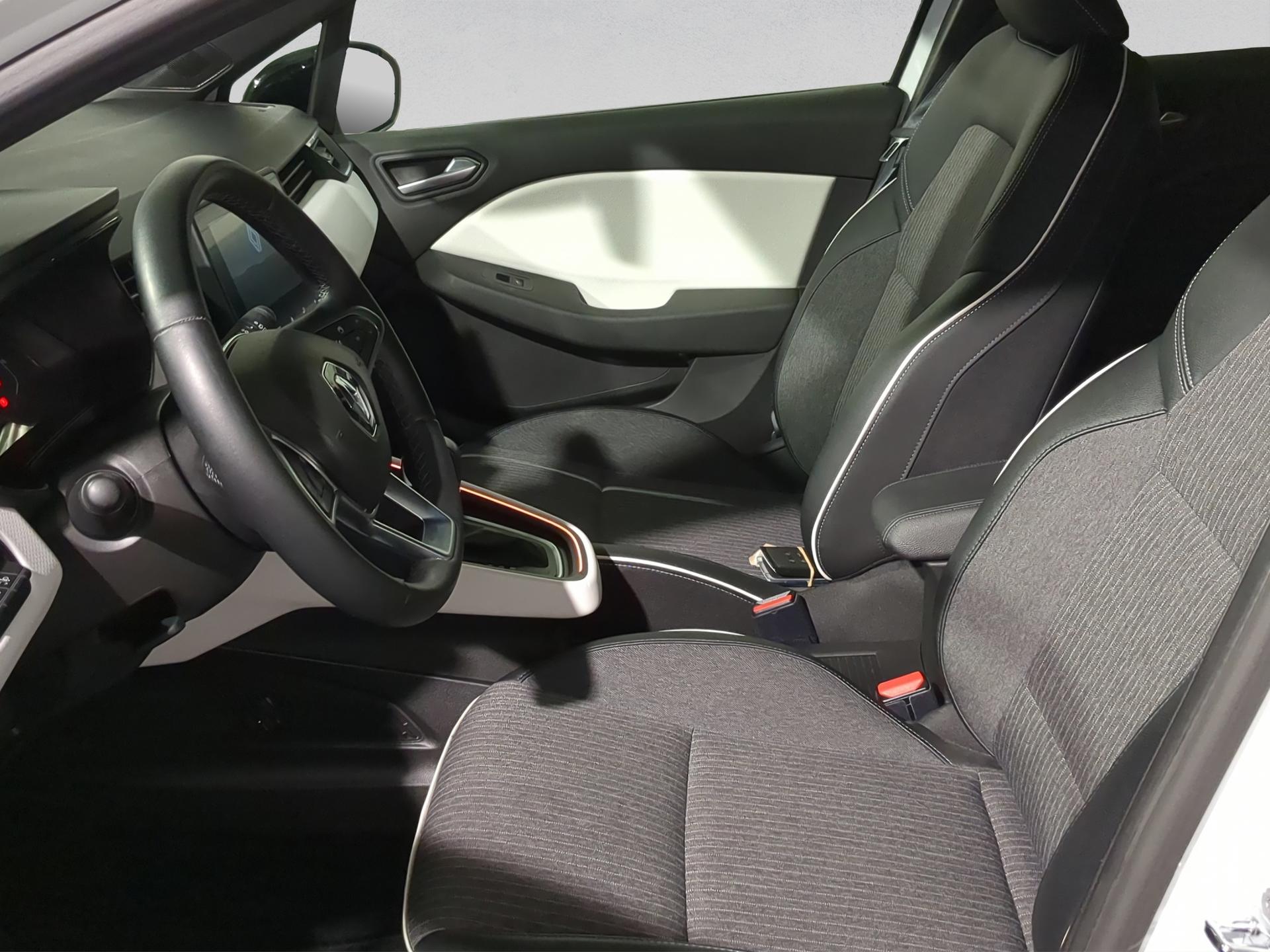 RENAULT Clio 1.6 E-Tech Techno-image-8