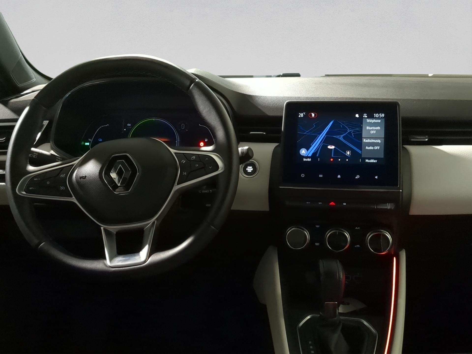 RENAULT Clio 1.6 E-Tech Techno-image-12