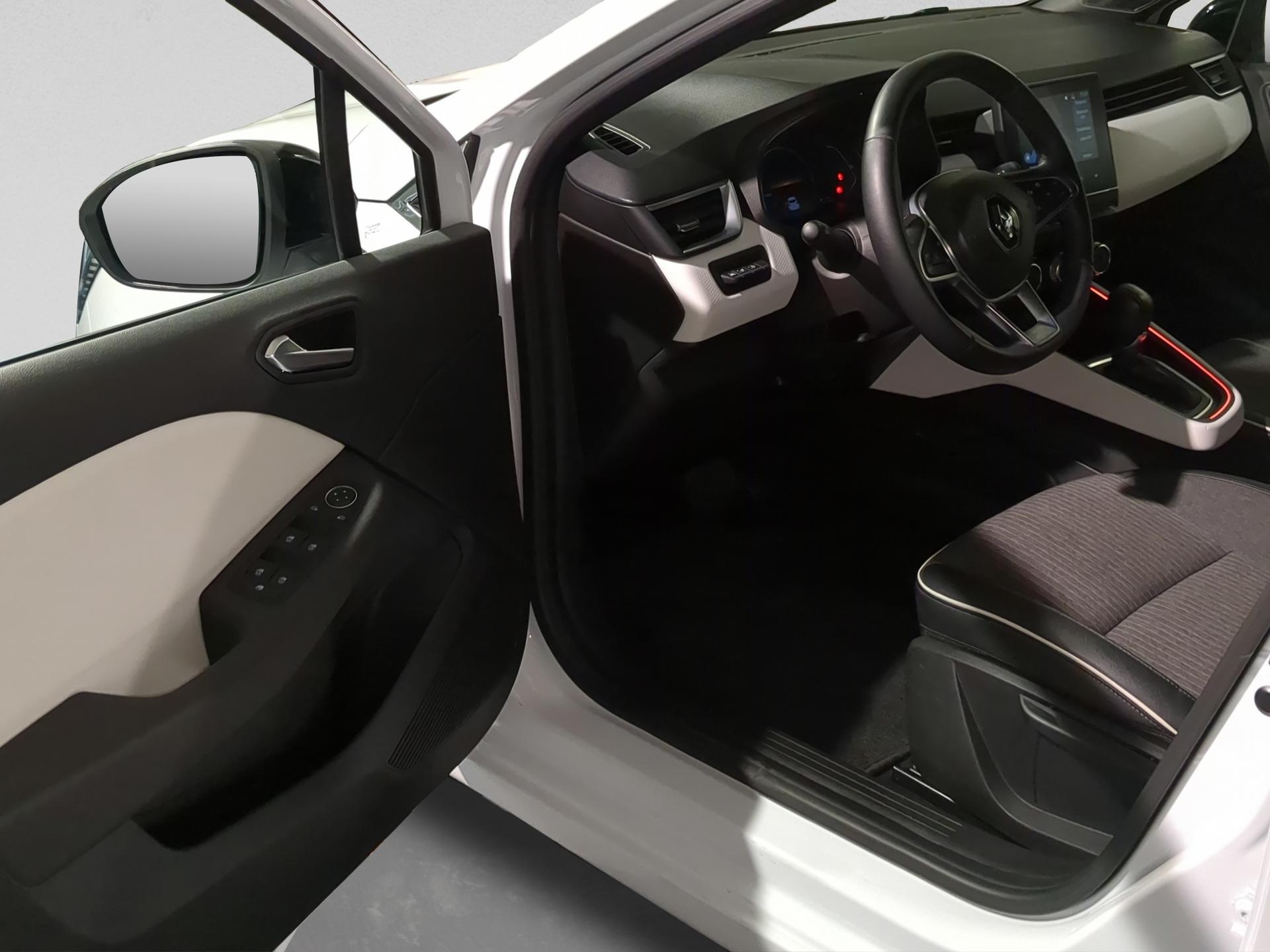 RENAULT Clio 1.6 E-Tech Techno-image-21