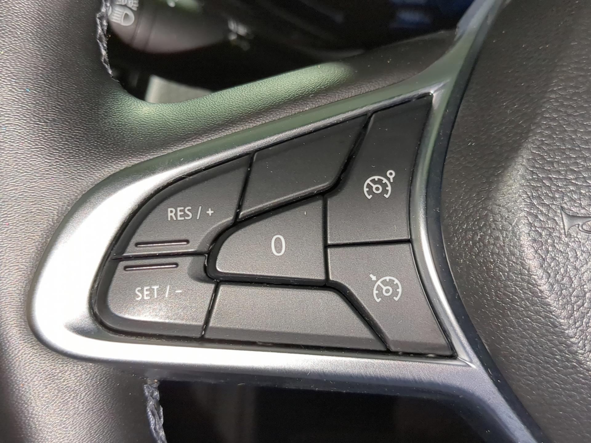 RENAULT Clio 1.6 E-Tech Techno-image-19