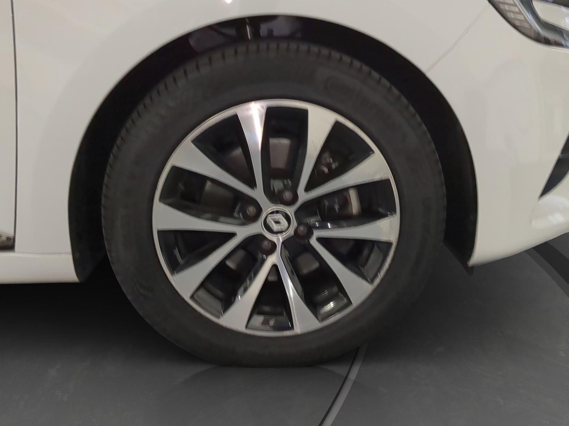 RENAULT Clio 1.6 E-Tech Techno-image-16