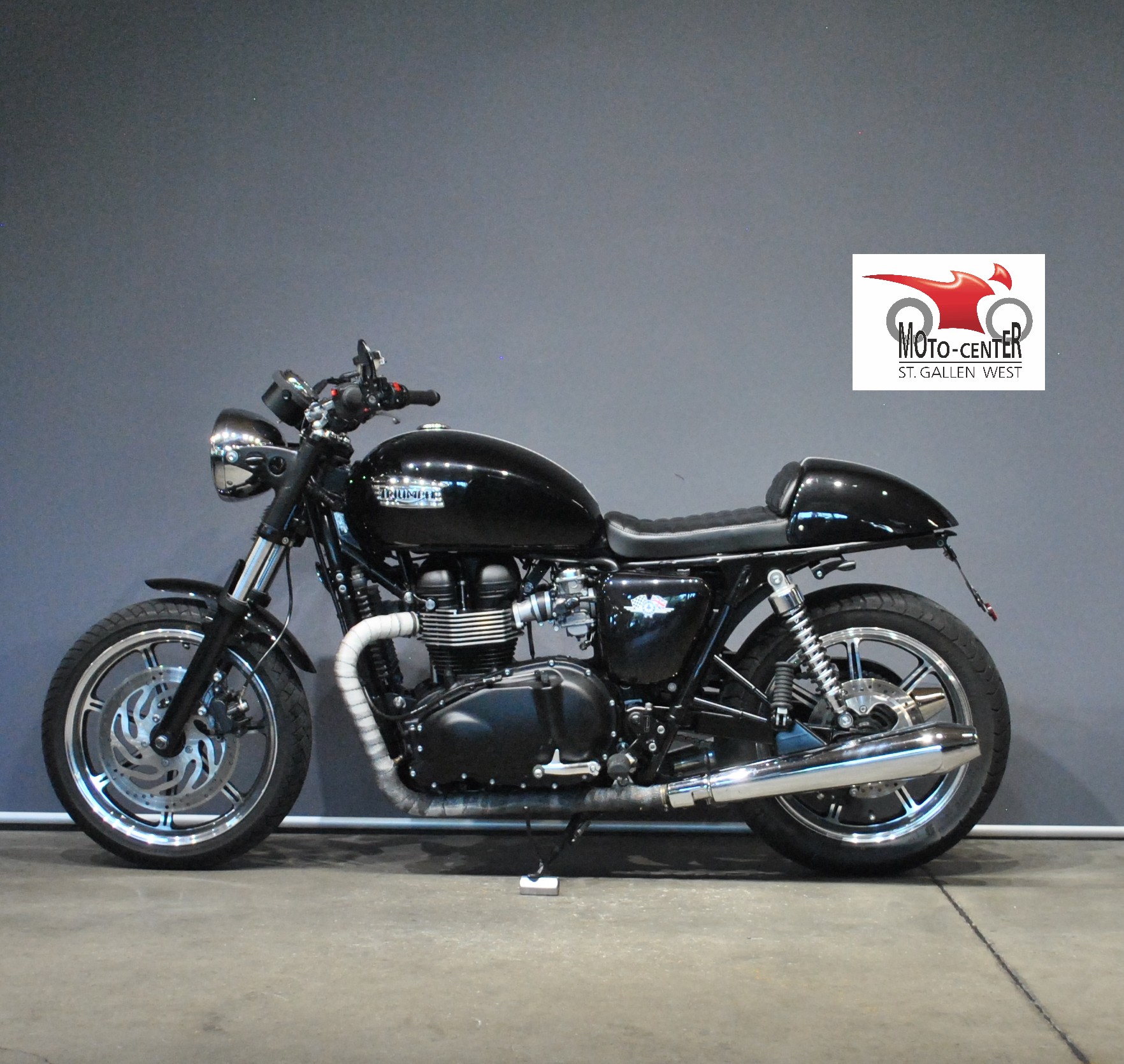 TRIUMPH Bonneville 900 i-showroom-element-2
