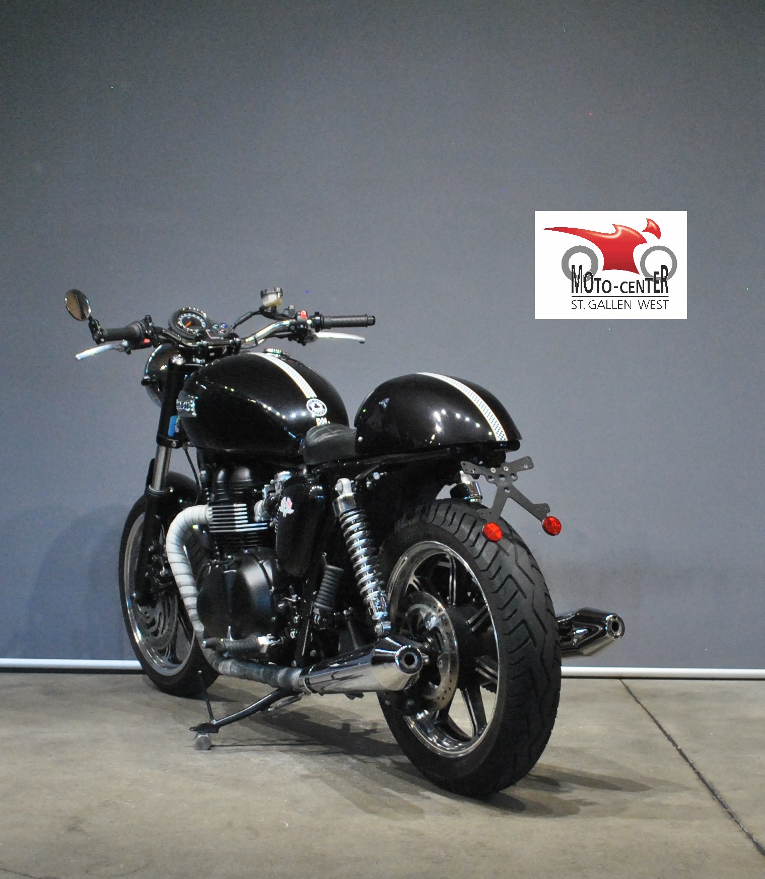 TRIUMPH Bonneville 900 i-showroom-element-3