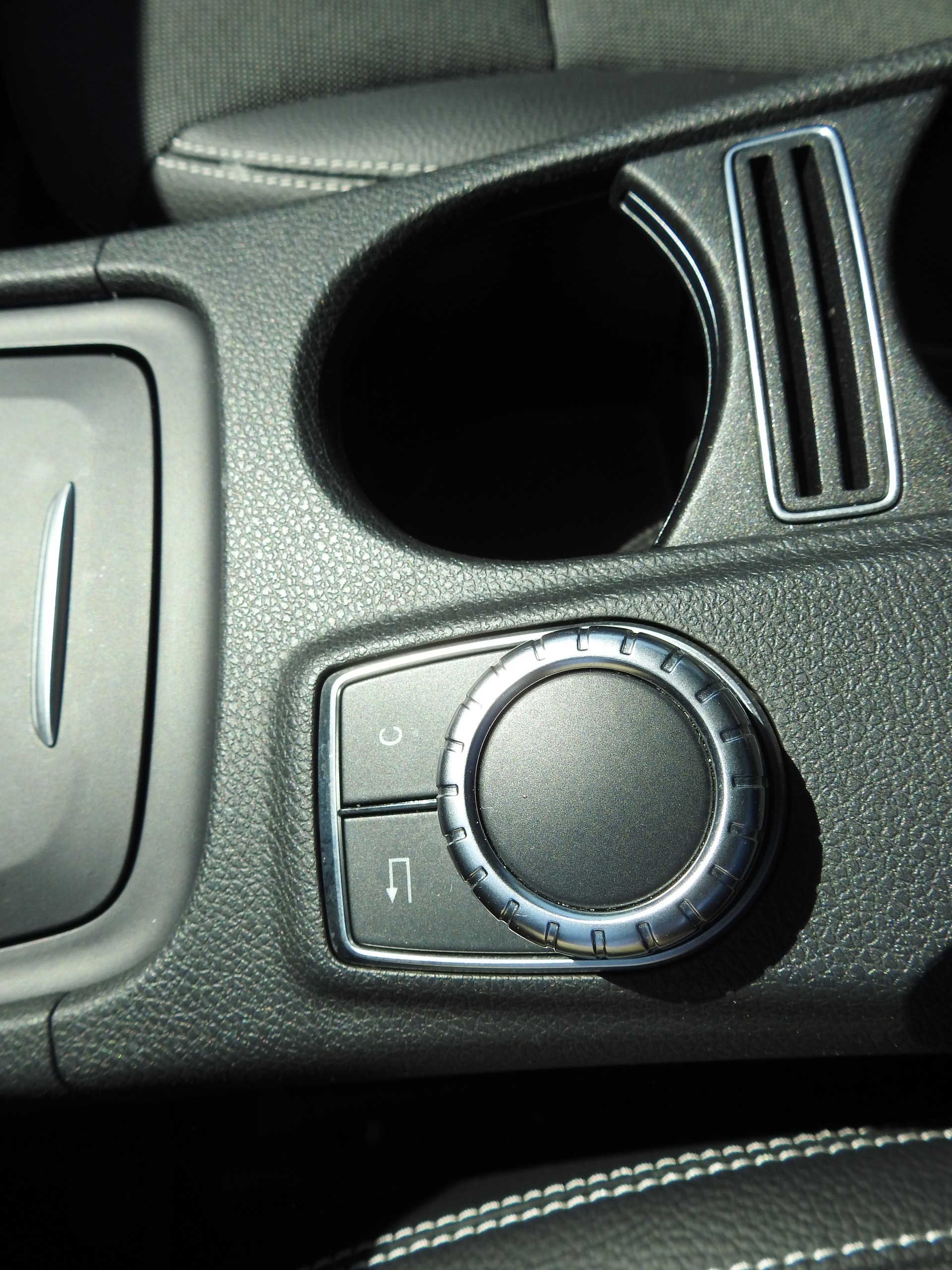 MERCEDES-BENZ A 220 Style 4Matic 7G-DCT-image-19