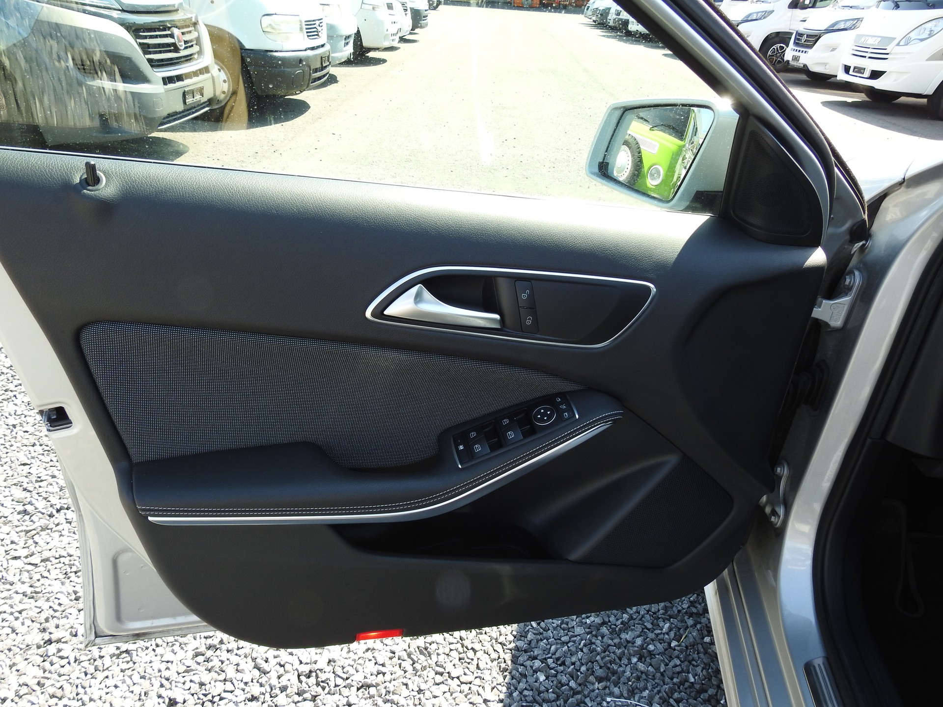 MERCEDES-BENZ A 220 Style 4Matic 7G-DCT-image-10