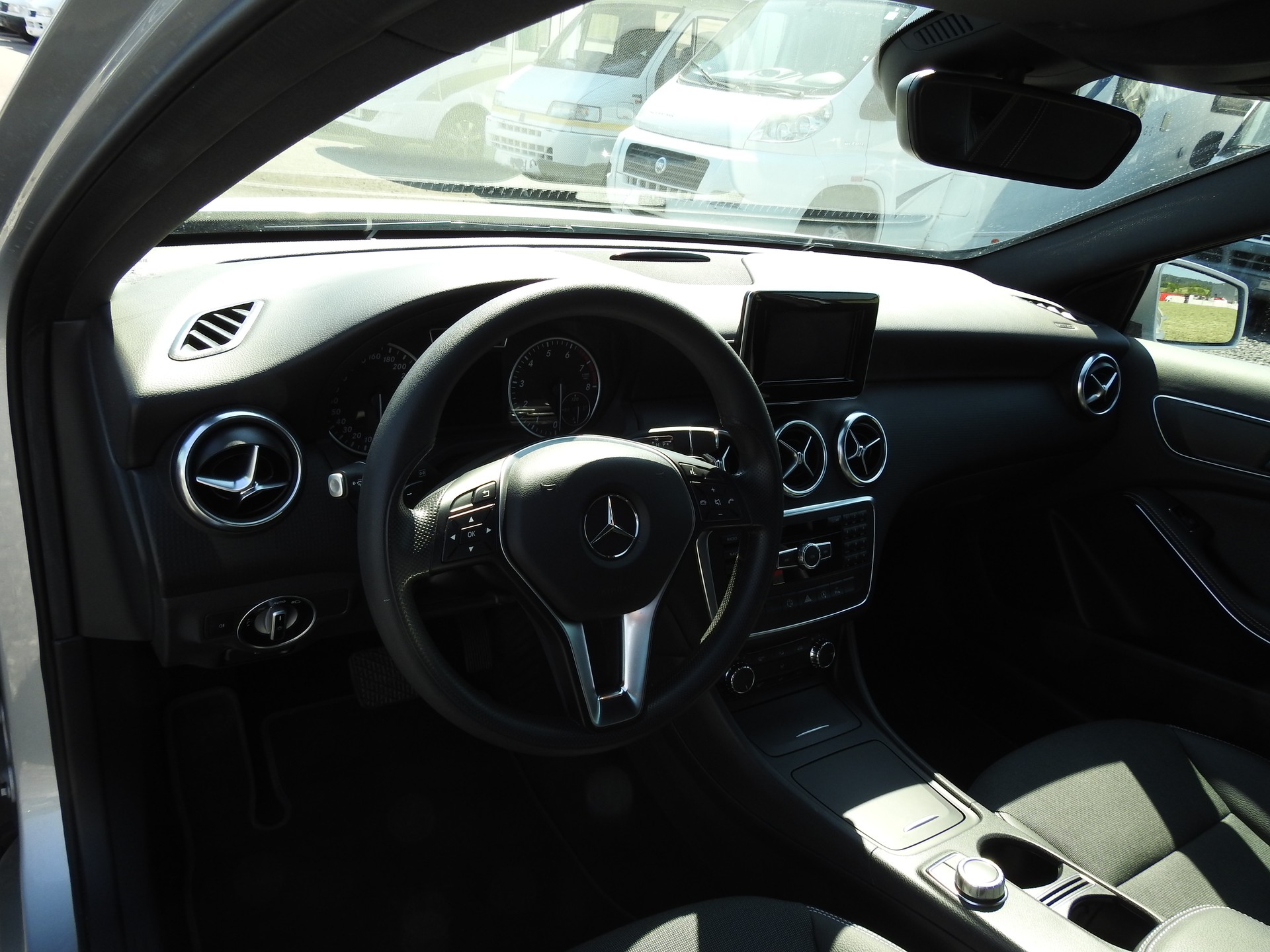 MERCEDES-BENZ A 220 Style 4Matic 7G-DCT-image-11