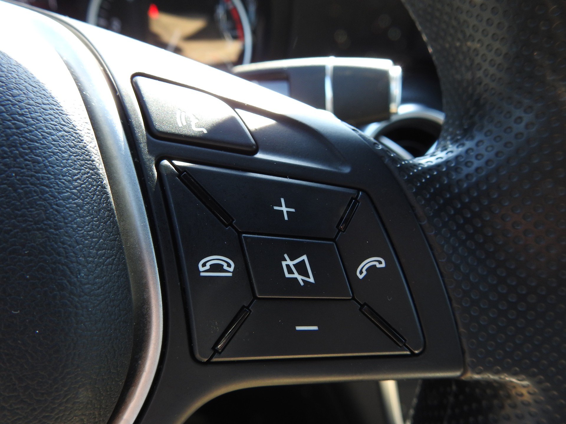 MERCEDES-BENZ A 220 Style 4Matic 7G-DCT-image-26