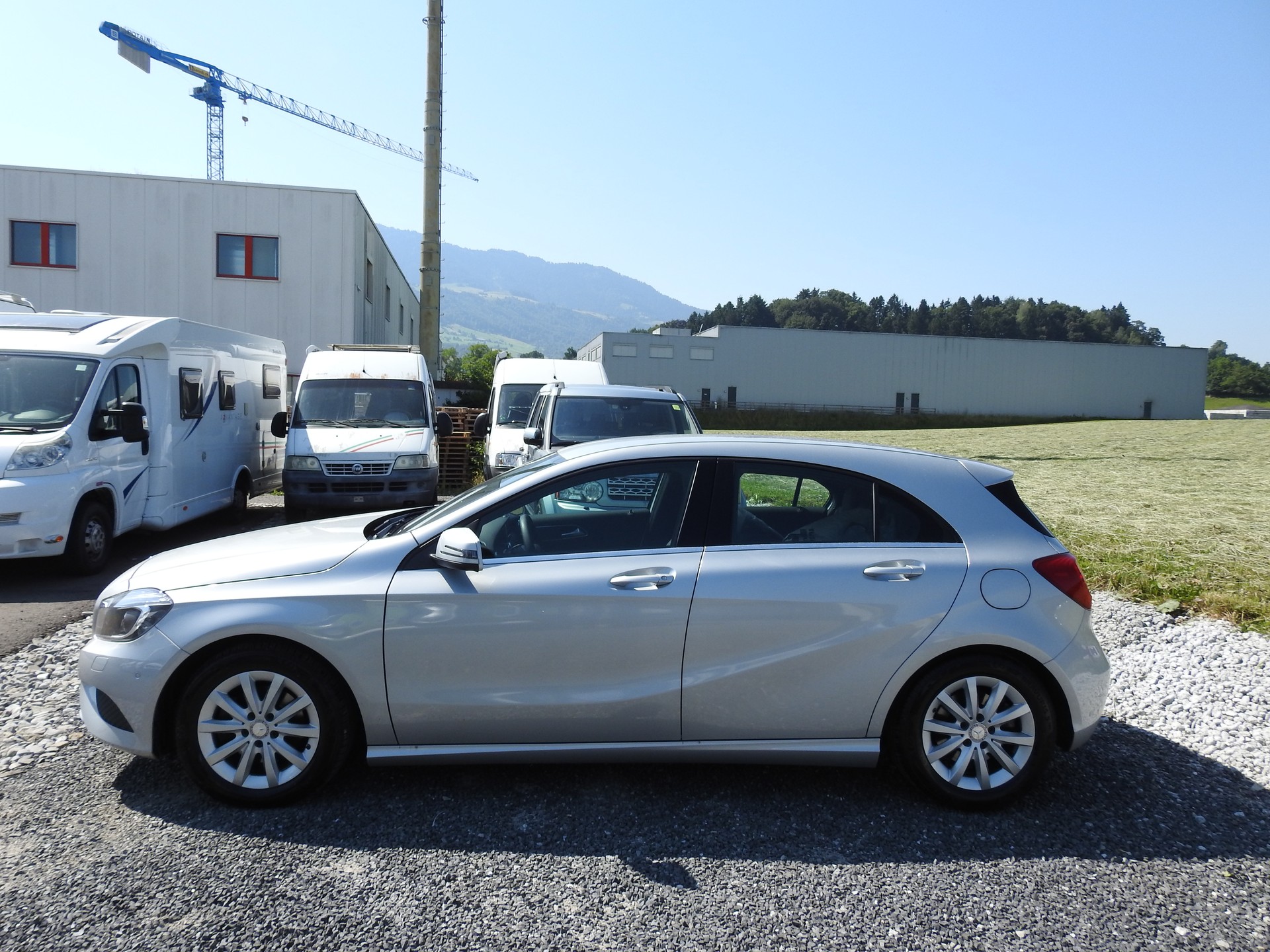 MERCEDES-BENZ A 220 Style 4Matic 7G-DCT-image-2