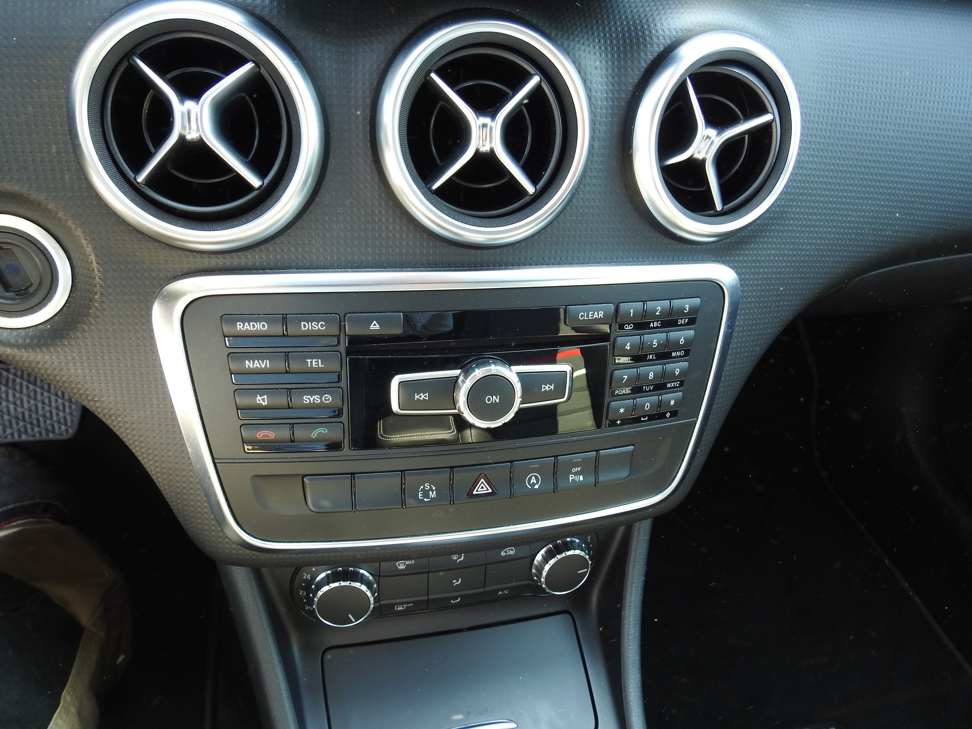 MERCEDES-BENZ A 220 Style 4Matic 7G-DCT-image-20