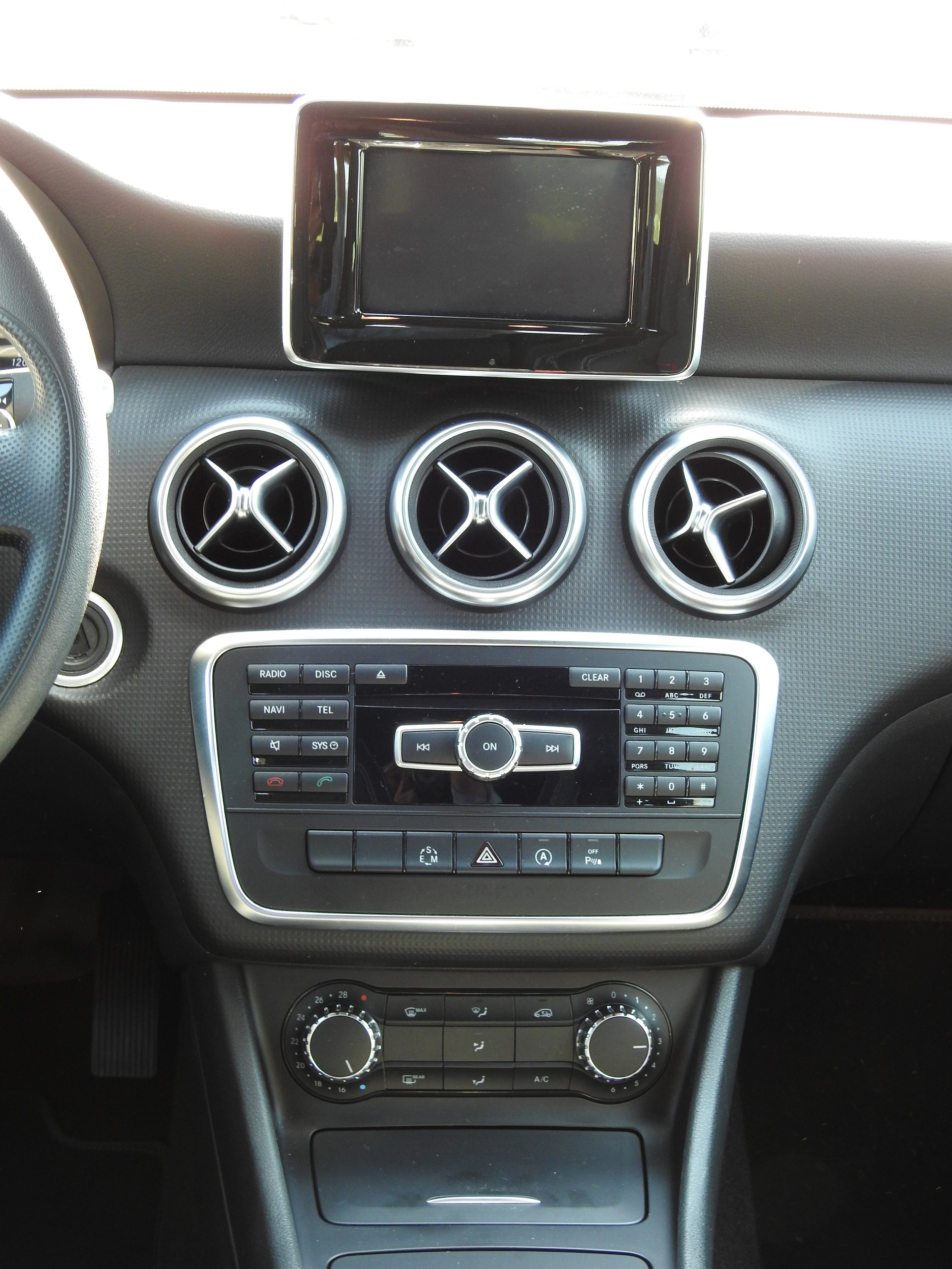 MERCEDES-BENZ A 220 Style 4Matic 7G-DCT-image-16