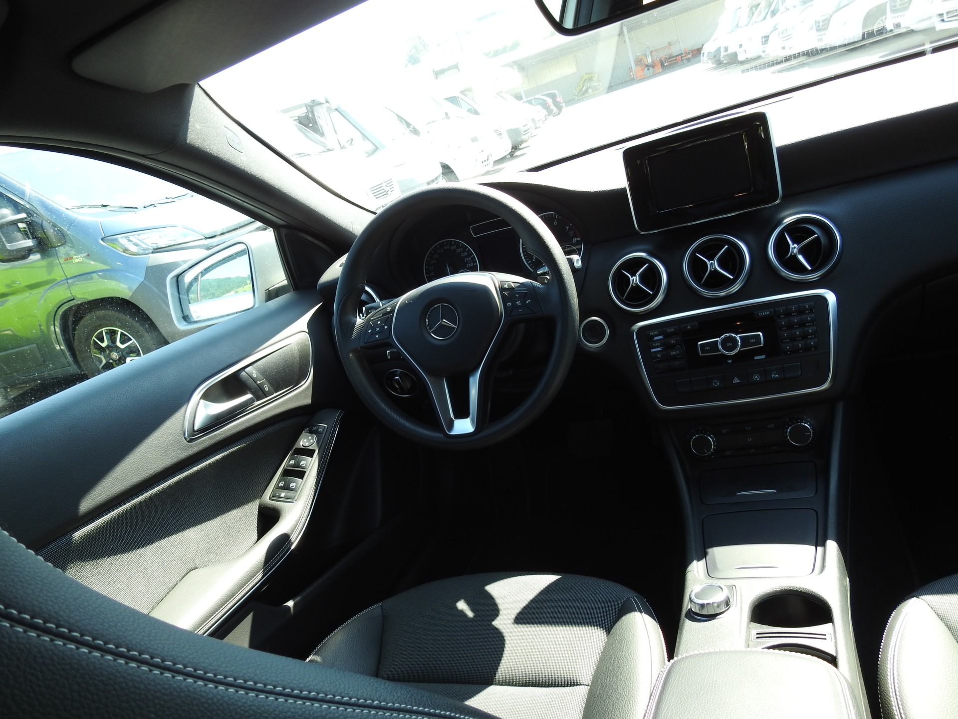 MERCEDES-BENZ A 220 Style 4Matic 7G-DCT-image-18