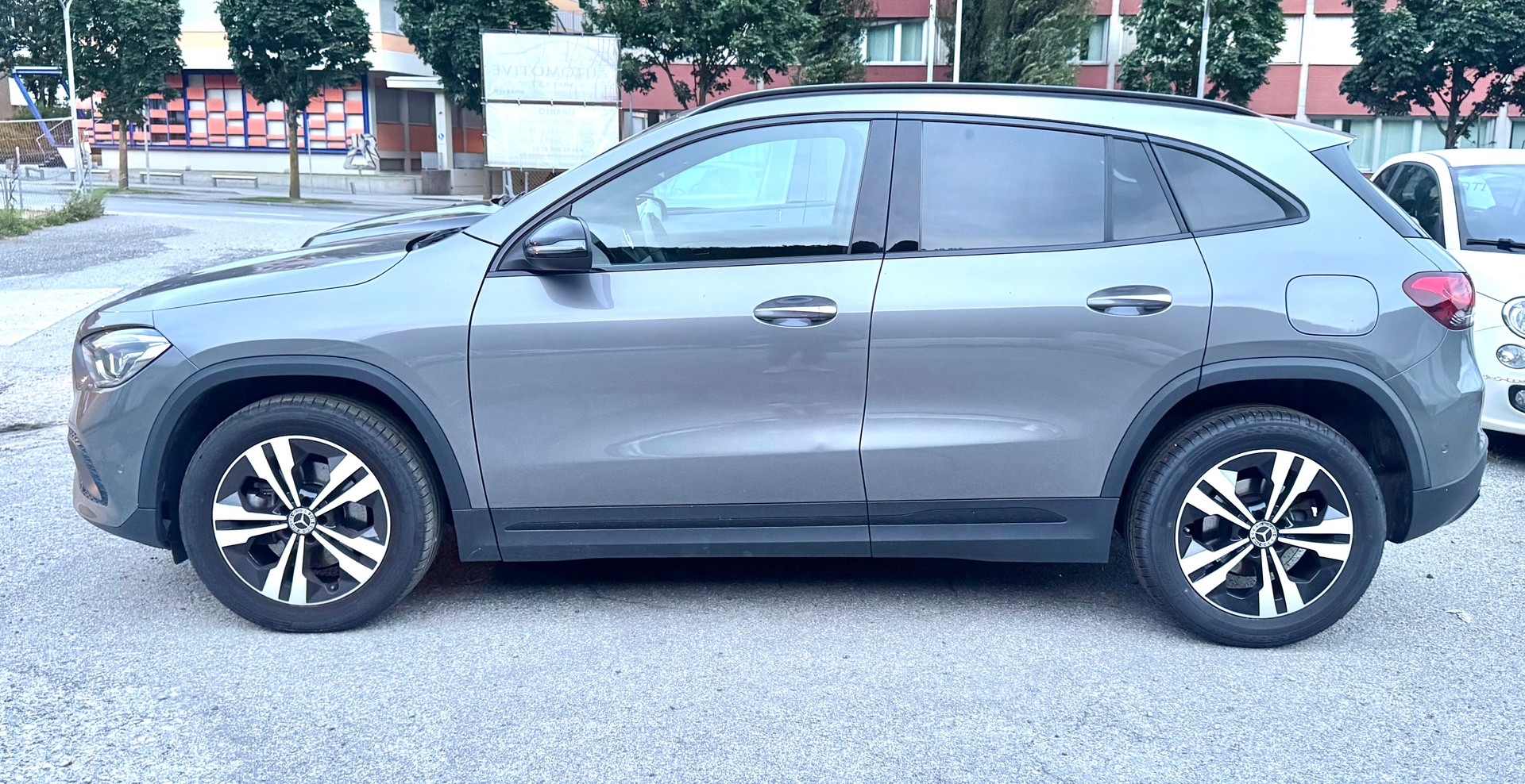 MERCEDES-BENZ GLA 200 4Matic Progressive 8G-DCT ## Auto CH gratis service-image-0