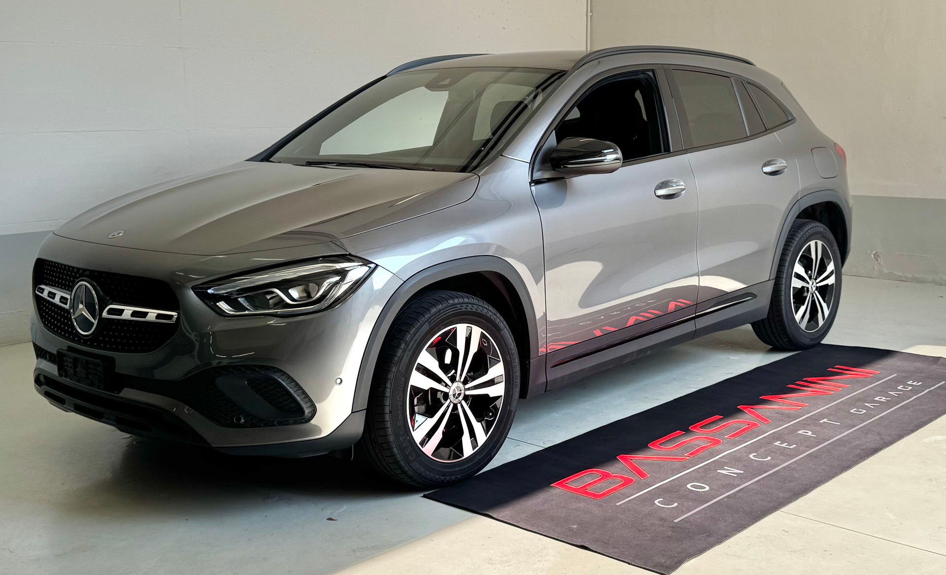 MERCEDES-BENZ GLA 200 4Matic Progressive 8G-DCT ## Auto CH gratis service-image-1