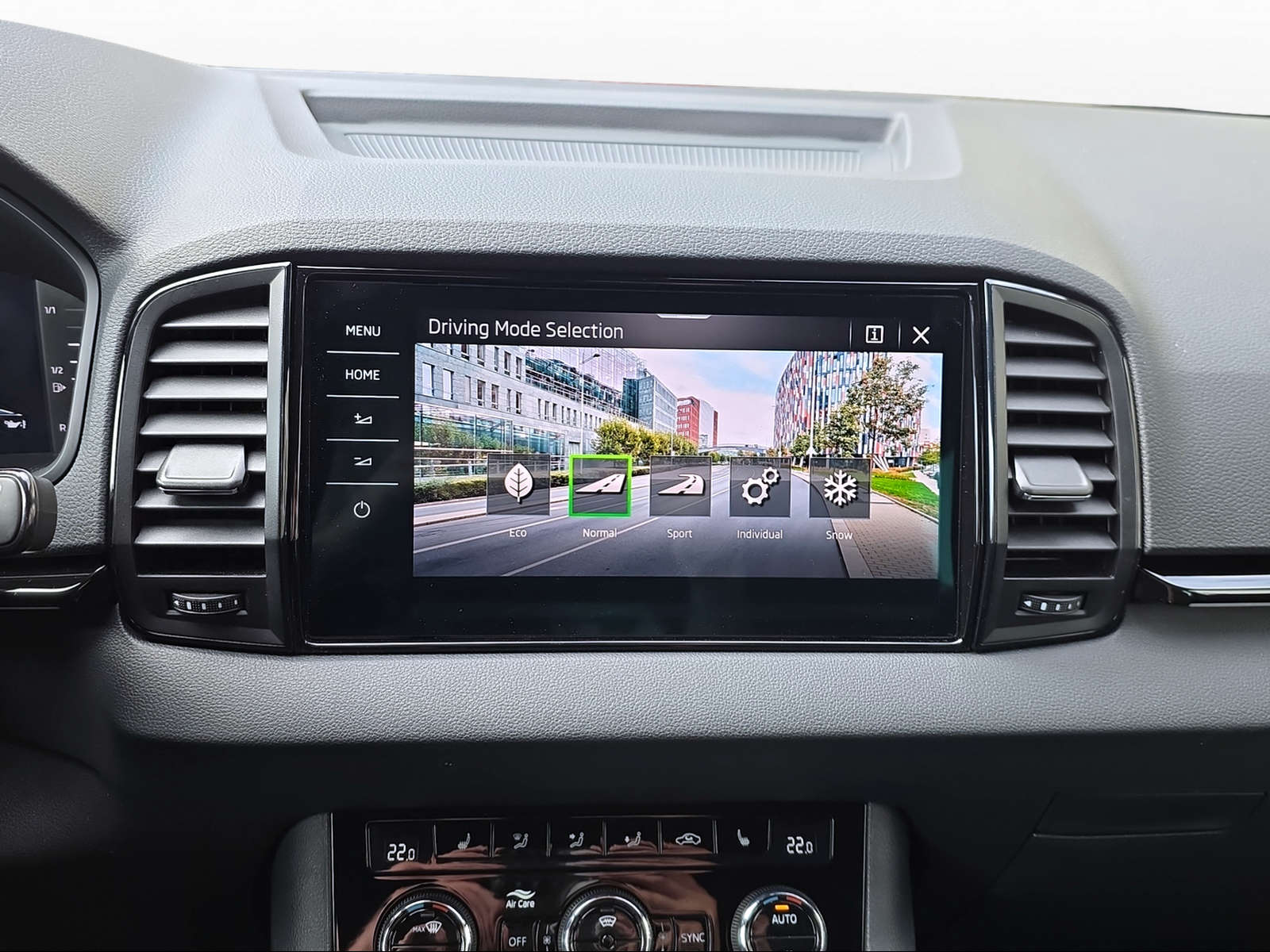 SKODA Karoq 2.0 TSI SportLine 4x4 DSG-image-8