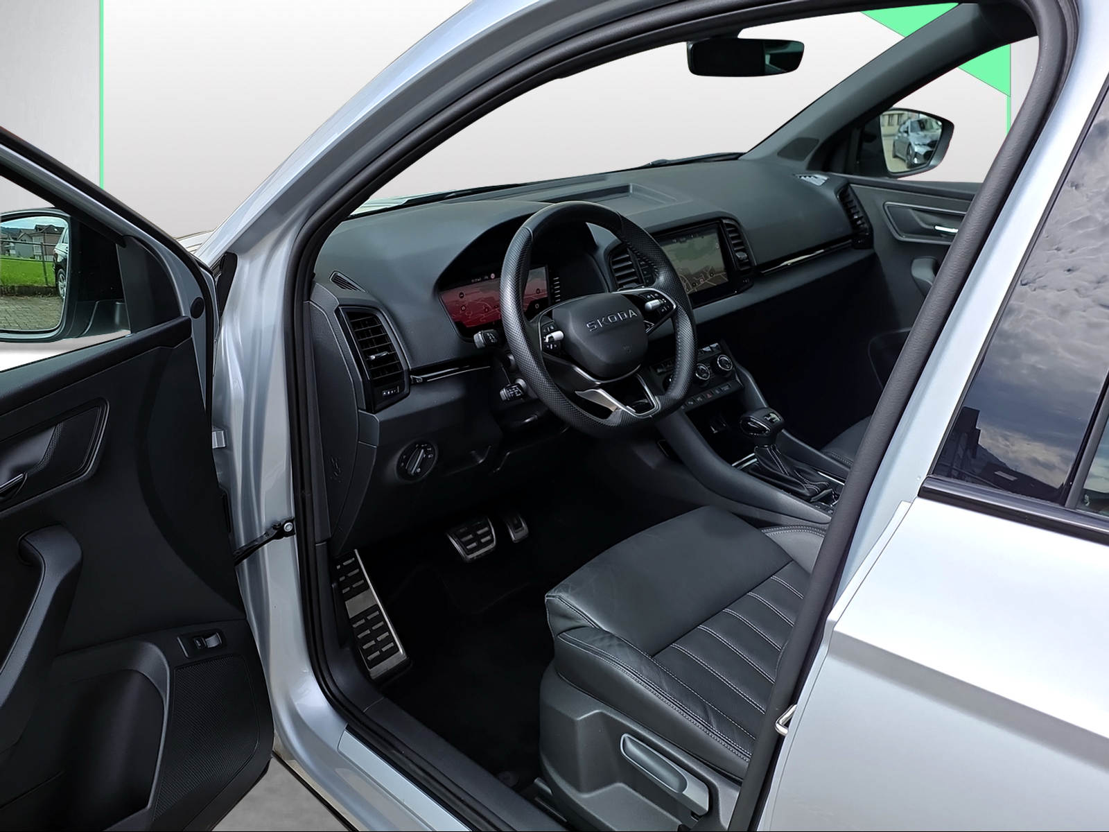 SKODA Karoq 2.0 TSI SportLine 4x4 DSG-image-5