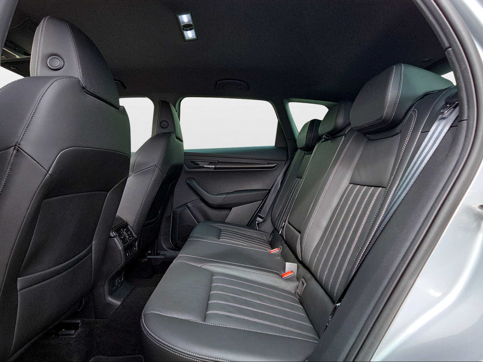 SKODA Karoq 2.0 TSI SportLine 4x4 DSG-image-10