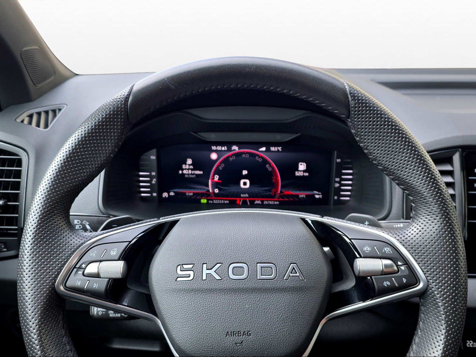 SKODA Karoq 2.0 TSI SportLine 4x4 DSG-image-4