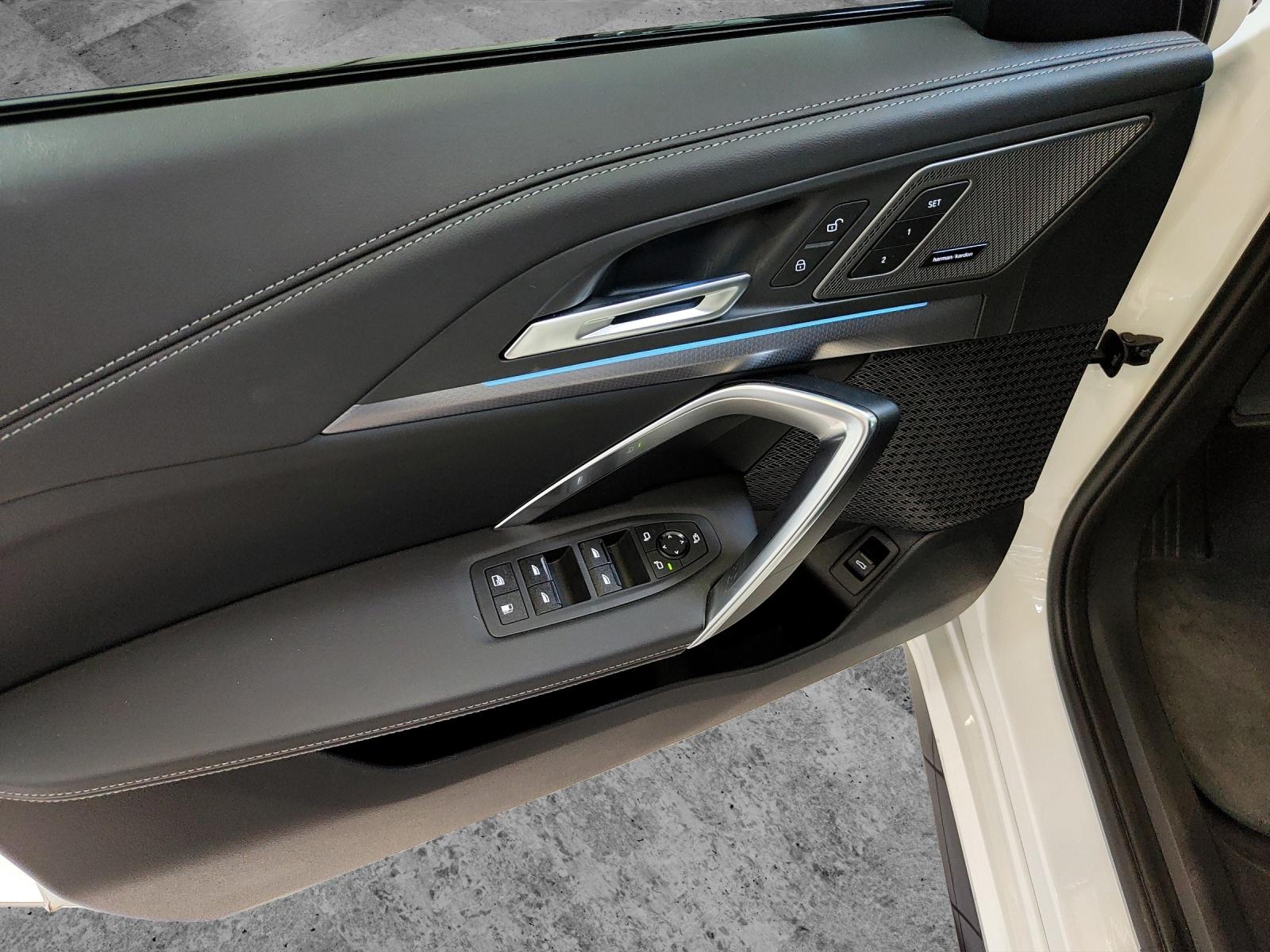 BMW X1 30e xDrive M Sport Parking Assistant Plus-image-14