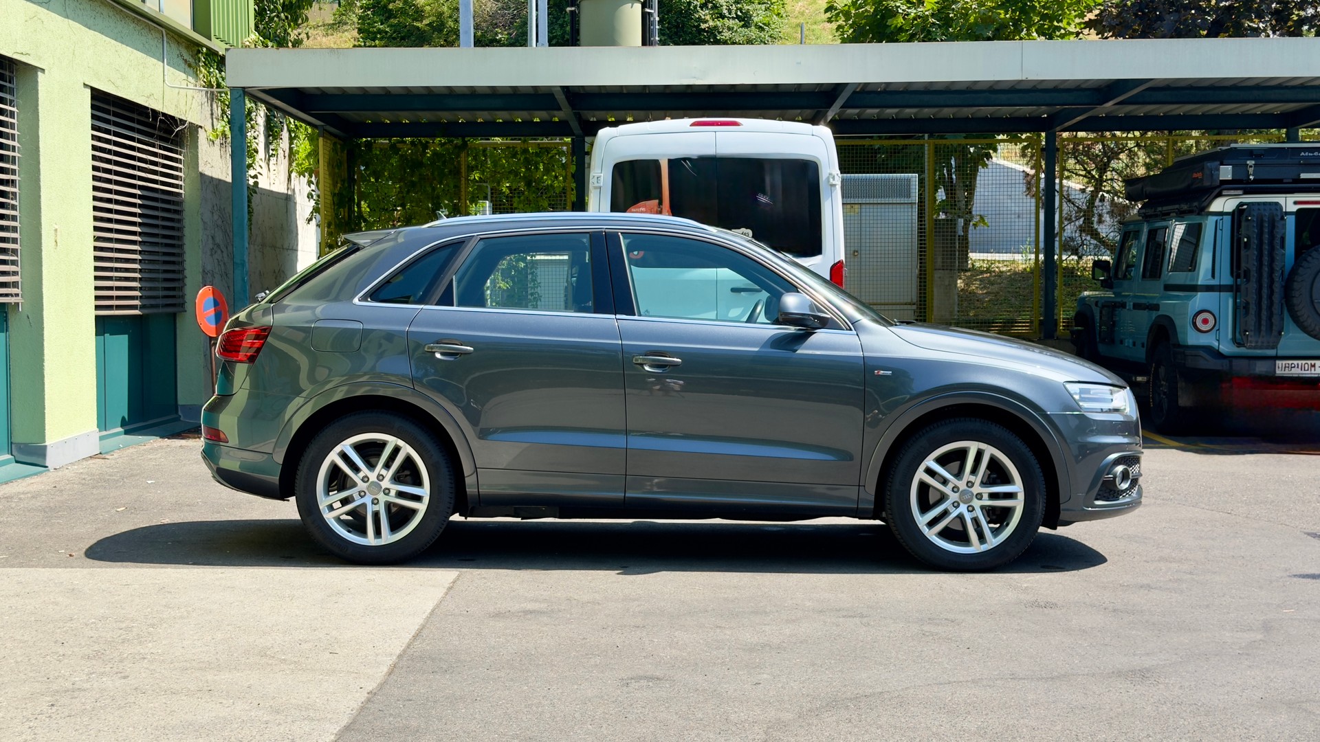 AUDI Q3 2.0 TDI quattro S-tronic-image-5