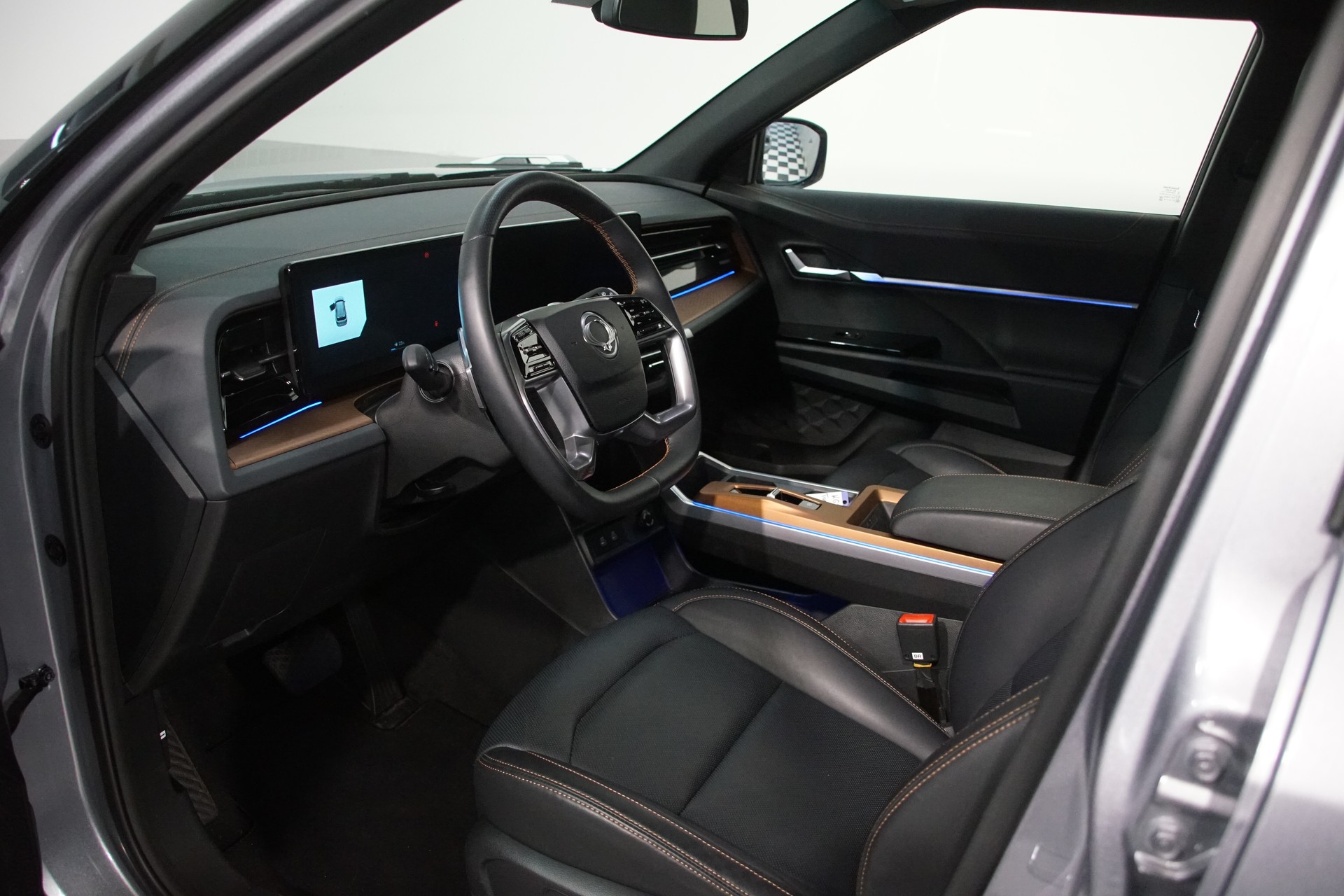 KGM-SsangYong Torres EVX 73 kWh Titanium **Swiss-Edition**-image-10