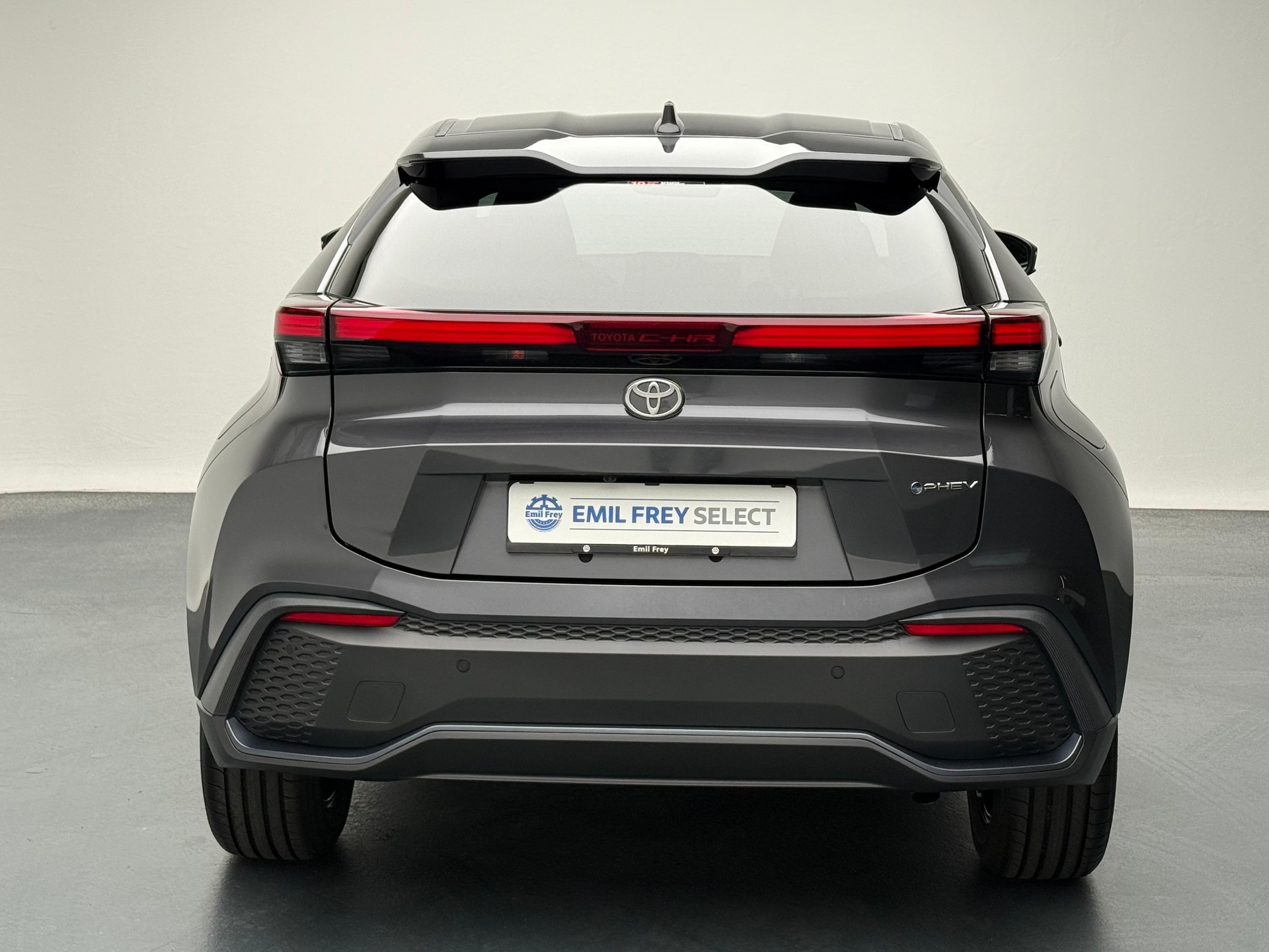 TOYOTA C-HR 2.0 PHEV Swiss Edition-image-2