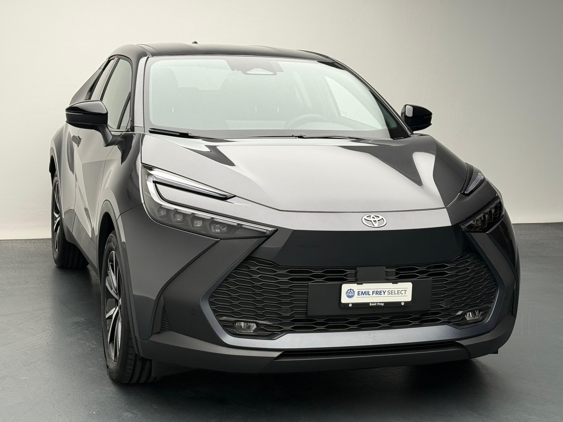 TOYOTA C-HR 2.0 PHEV Swiss Edition-image-5