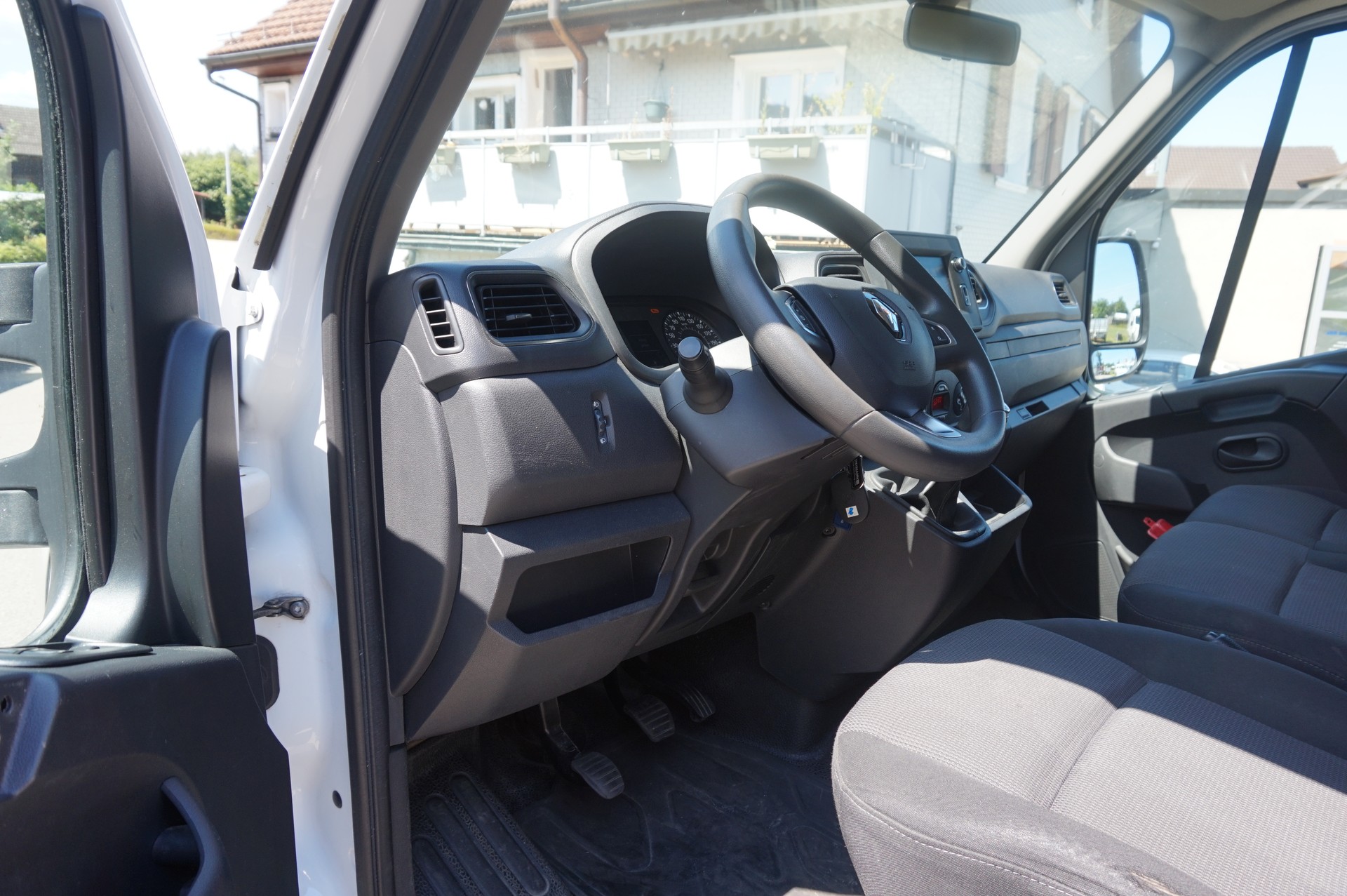 RENAULT Master T35 2.3 Blue dCi 150 L3H2-image-10