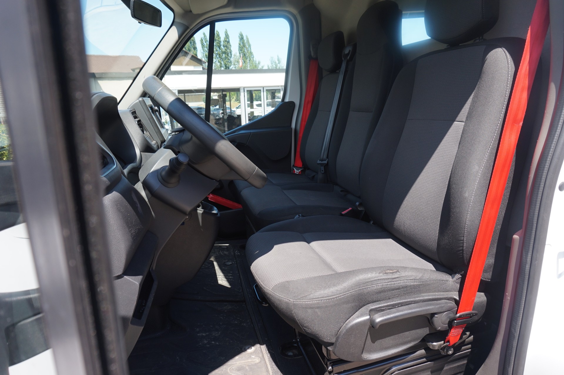 RENAULT Master T35 2.3 Blue dCi 150 L3H2-image-9