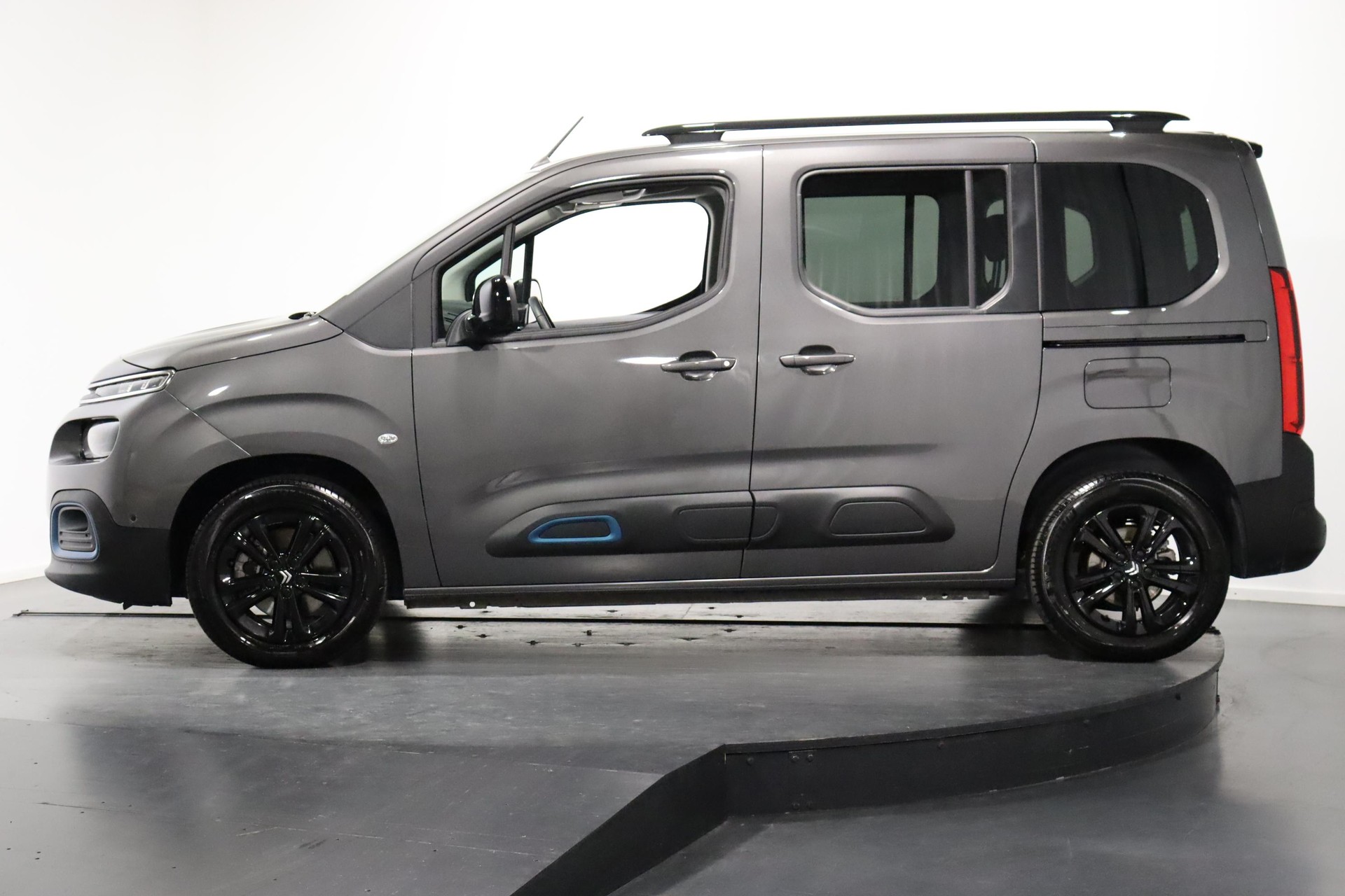 CITROEN e-Berlingo Shine-image-1