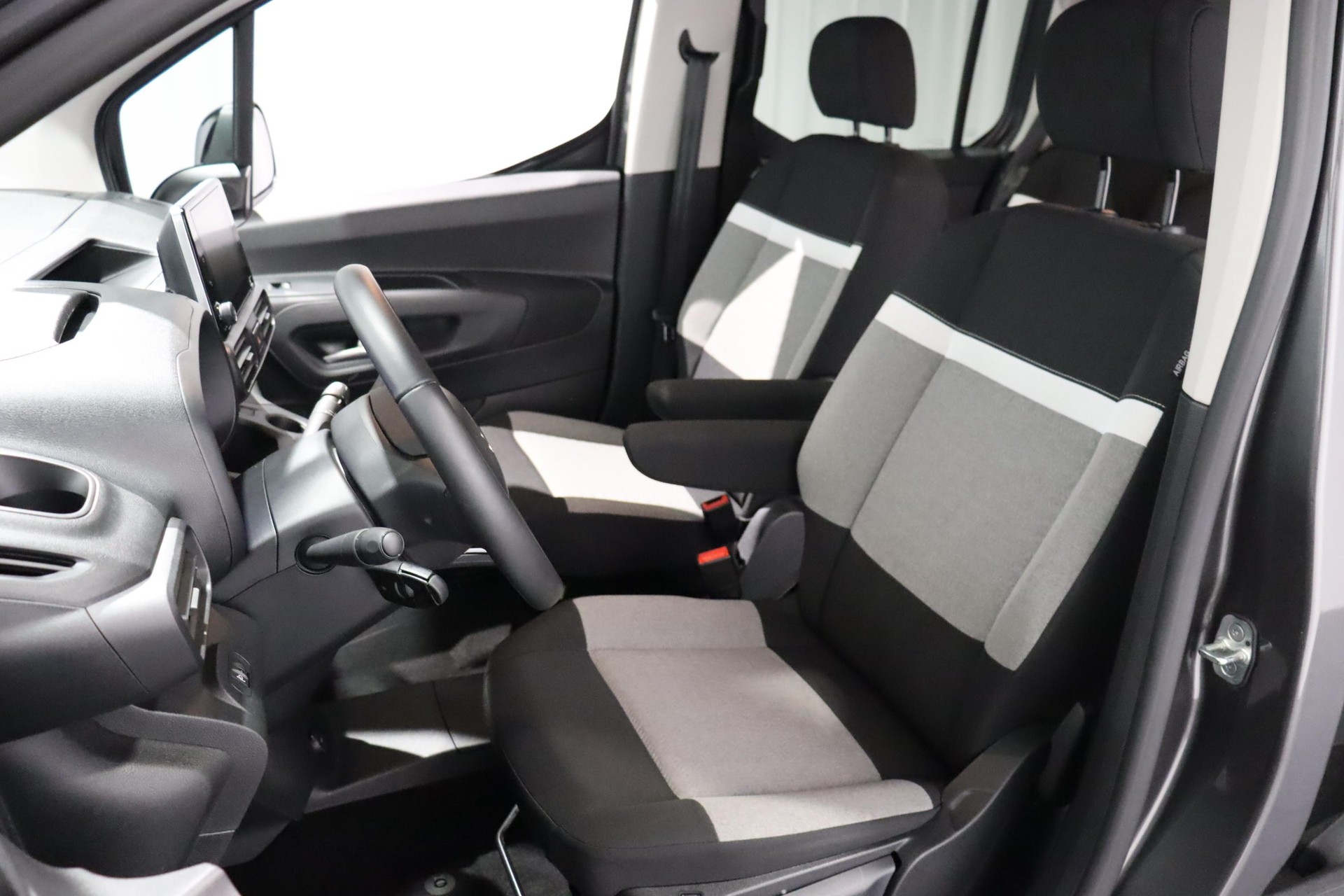 CITROEN e-Berlingo Shine-image-5