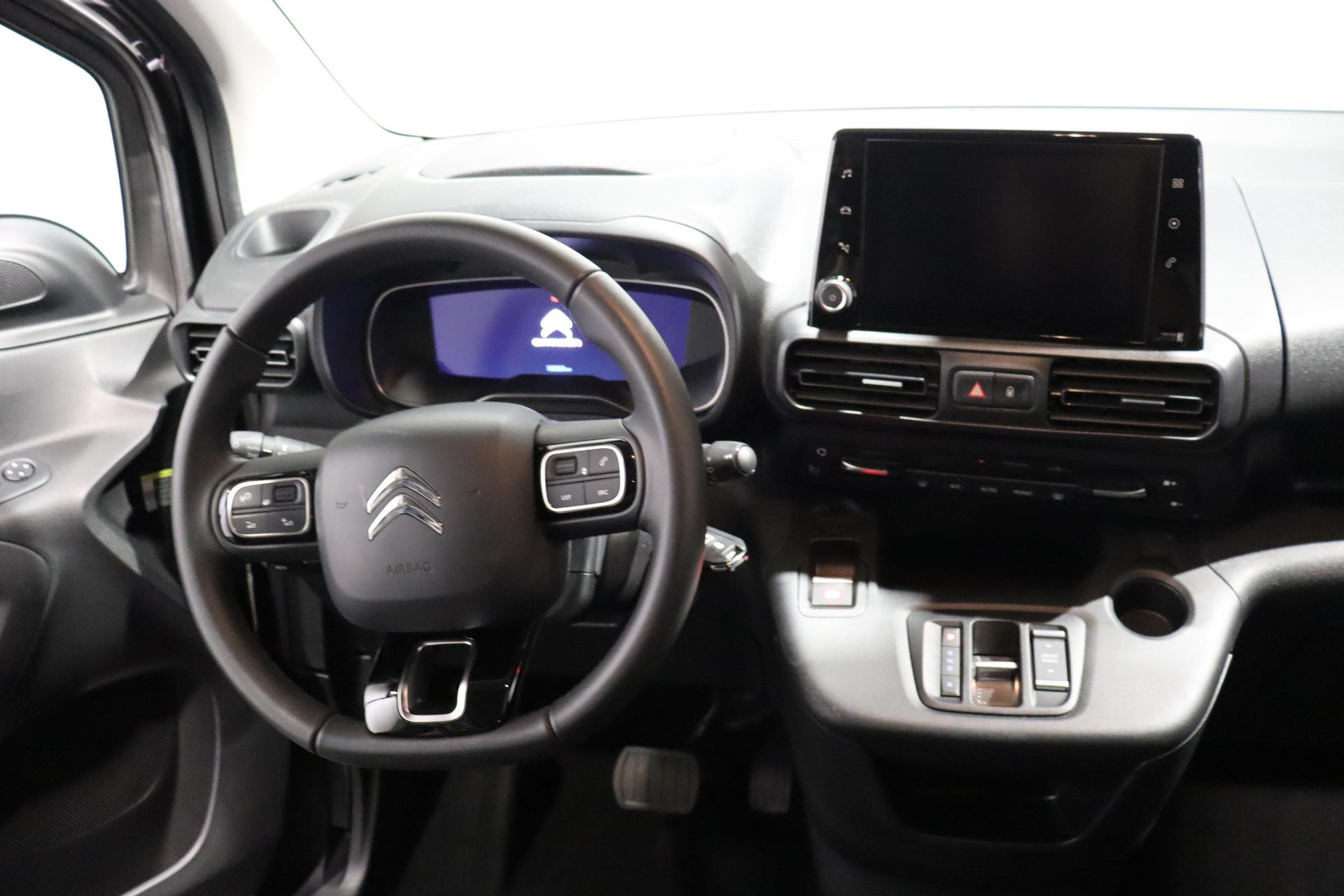 CITROEN e-Berlingo Shine-image-8