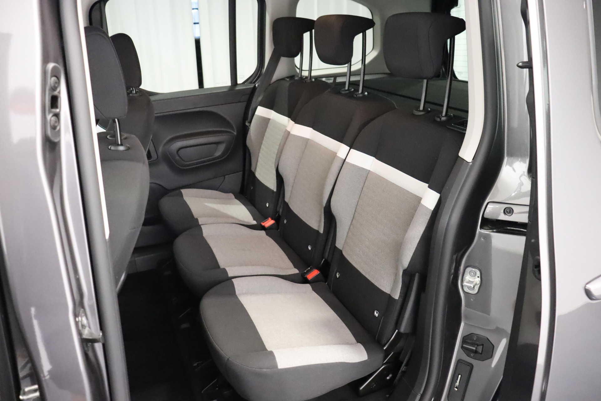 CITROEN e-Berlingo Shine-image-6