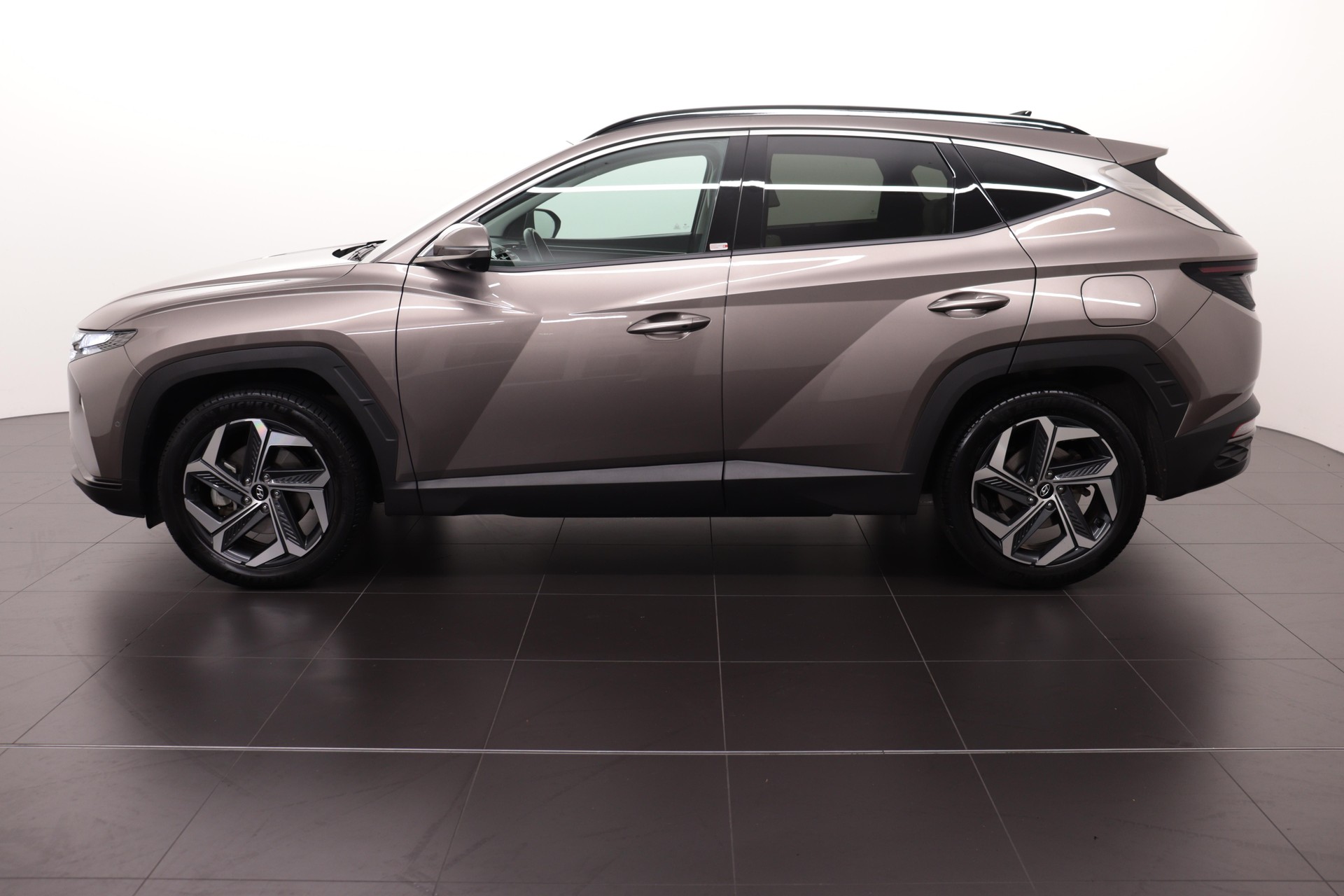 HYUNDAI Tucson 1.6 T-GDi PHEV Vertex 4WD-image-3